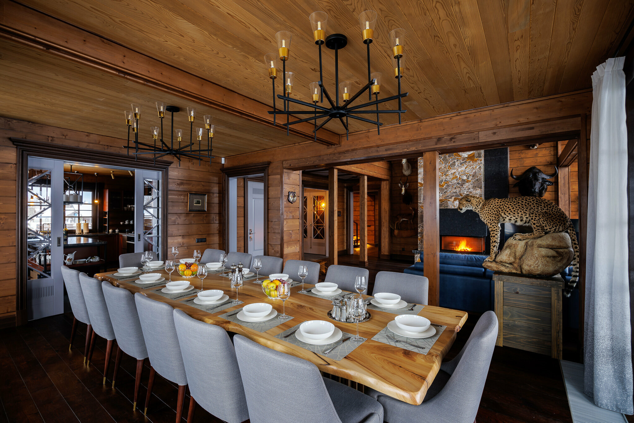 Усадьба с домом шале 7 спален