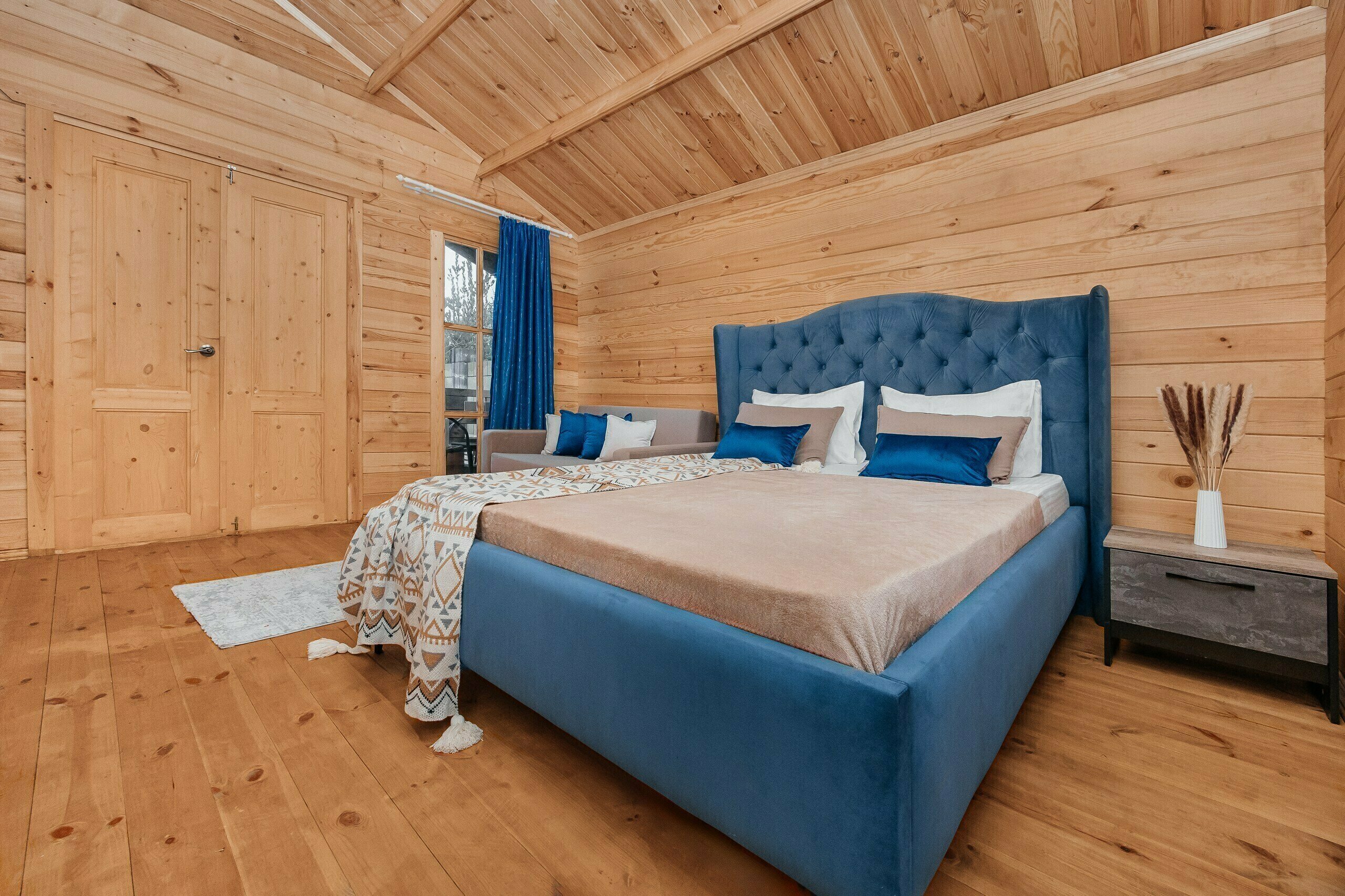 Трехместный домик БроНау Камелия