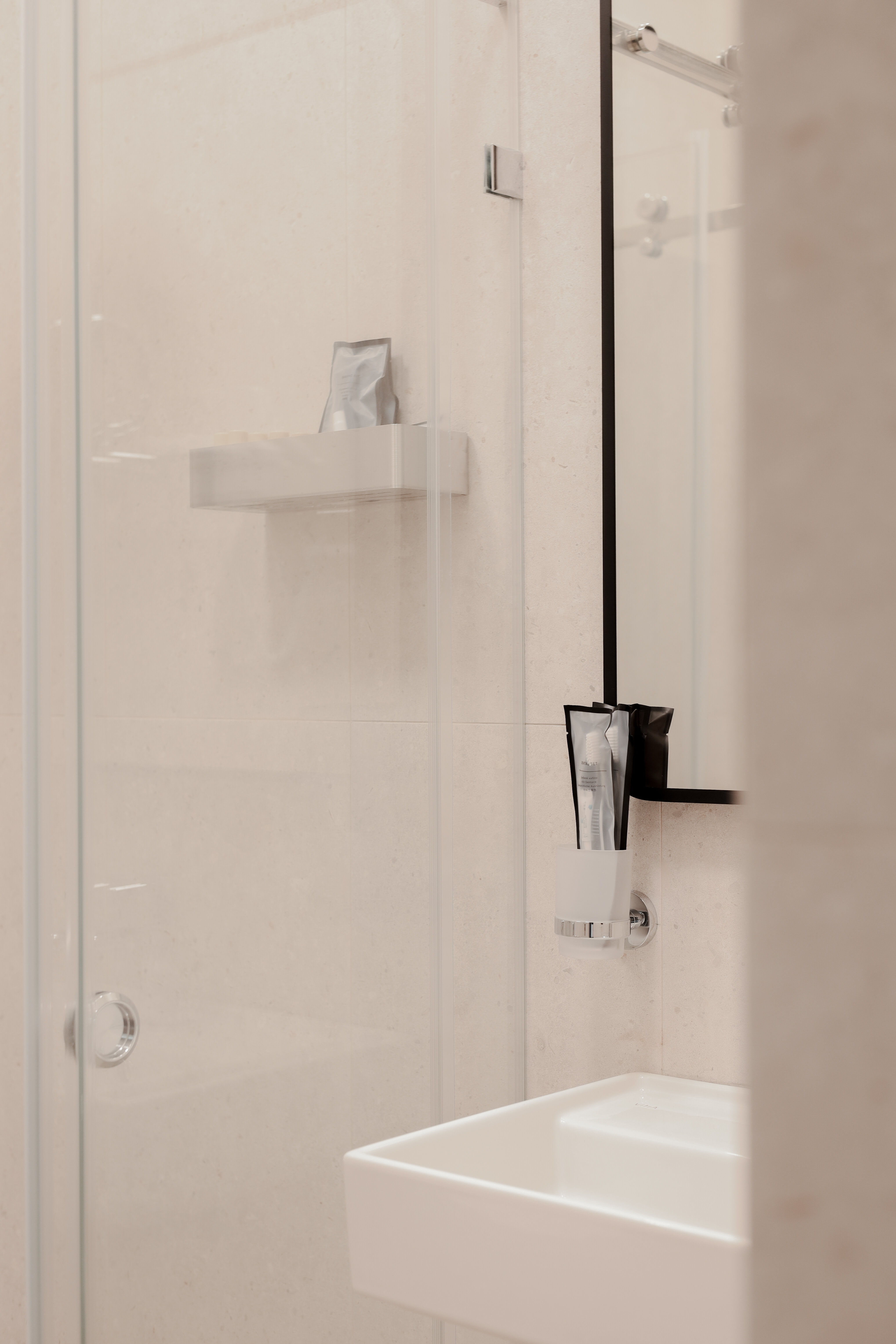 Просторный двухместный номер с 2 отдельными кроватями