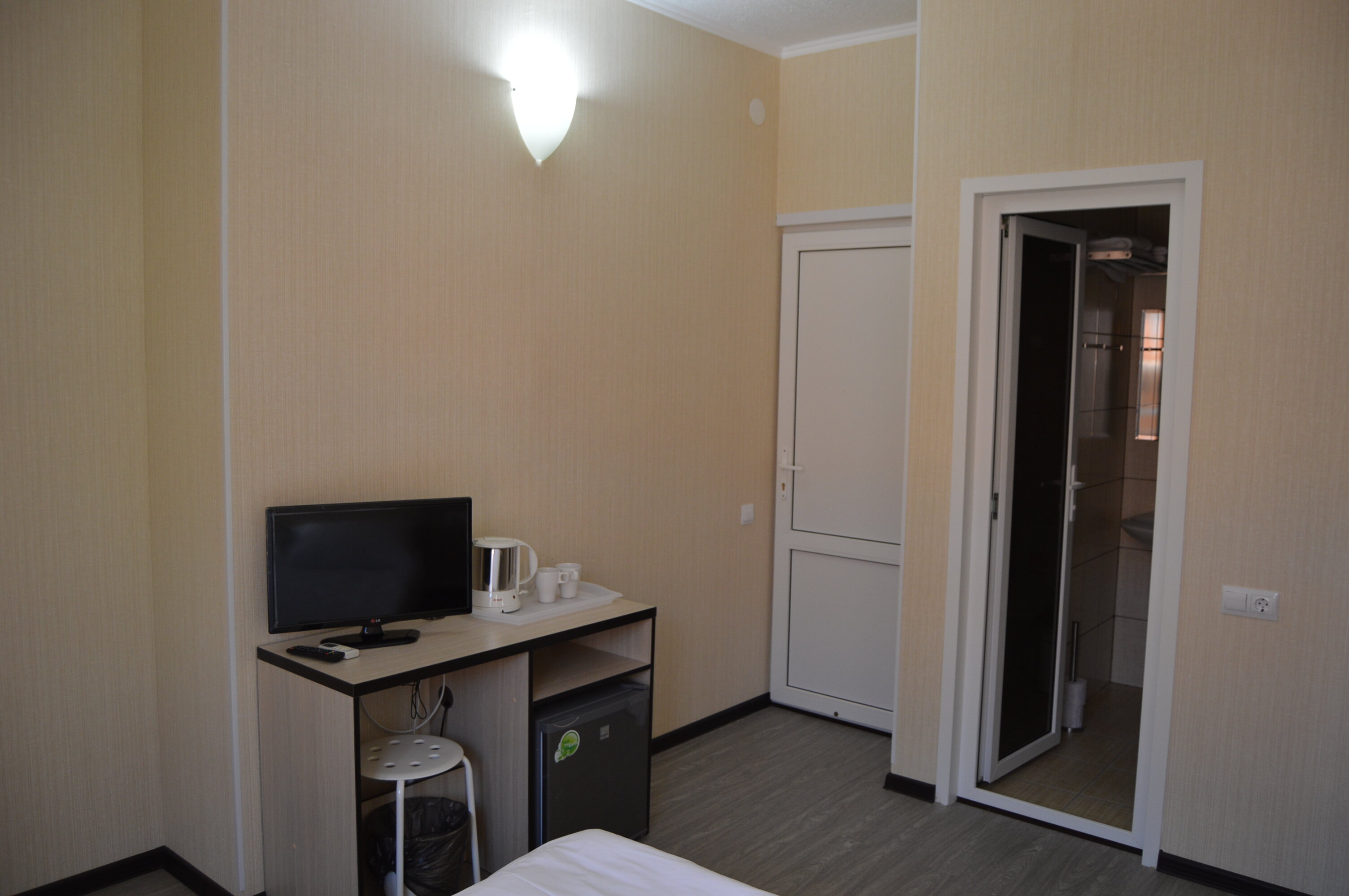 Стандартный 2х-местный с диваном и двуспальной кроватью