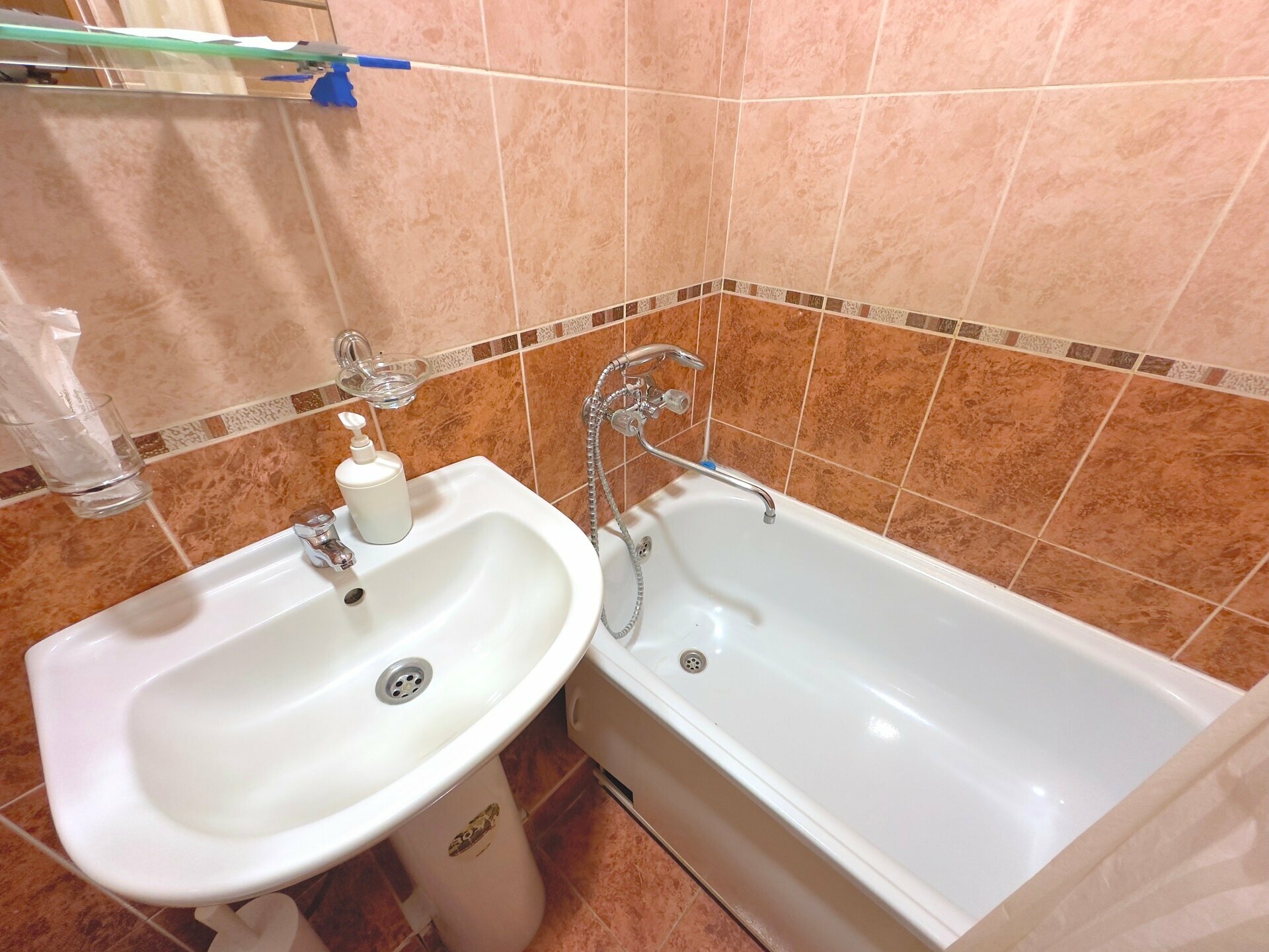 Четырехместный номер с ванной комнатой