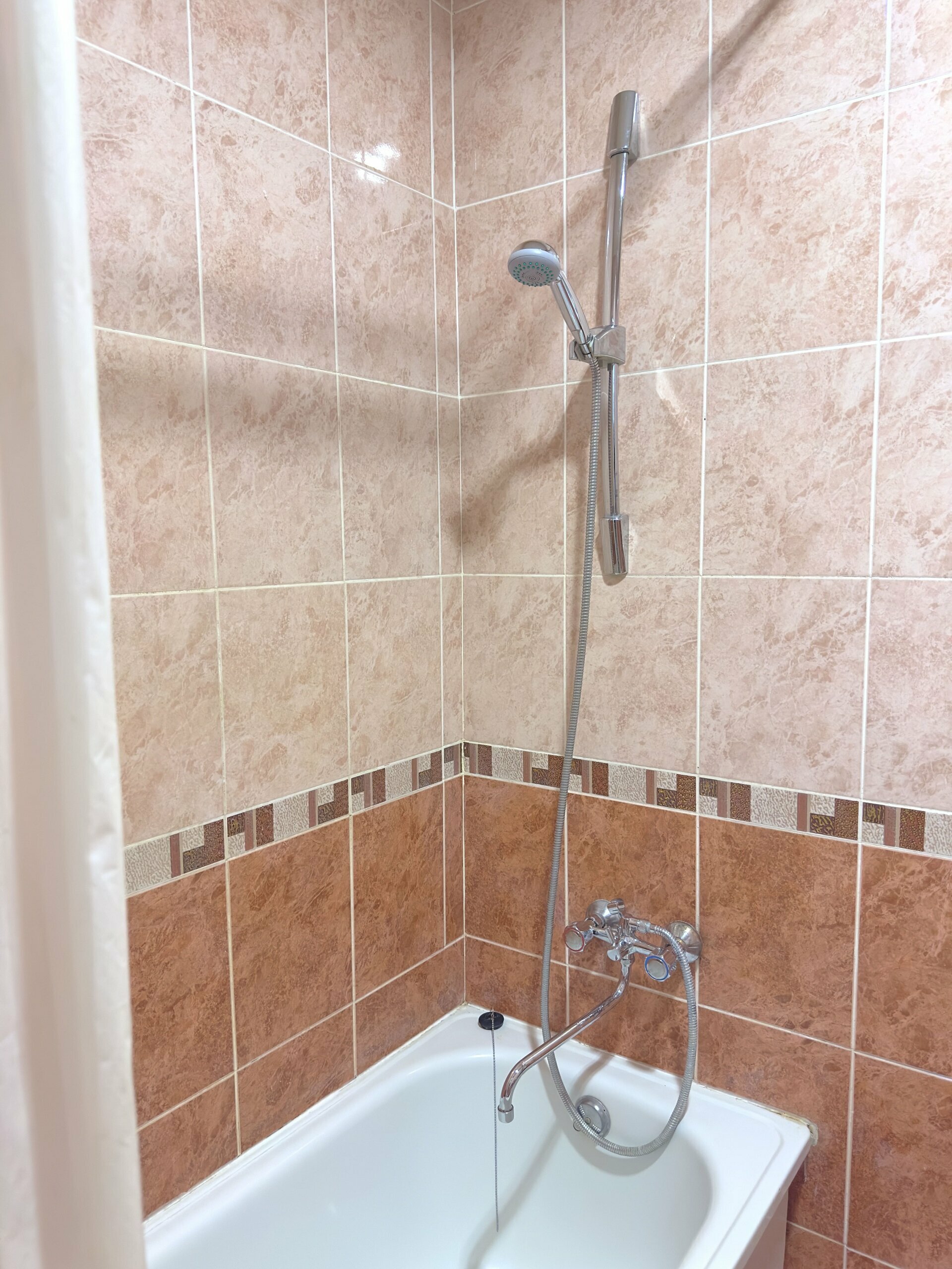 Трехместный номер с собственной ванной комнатой