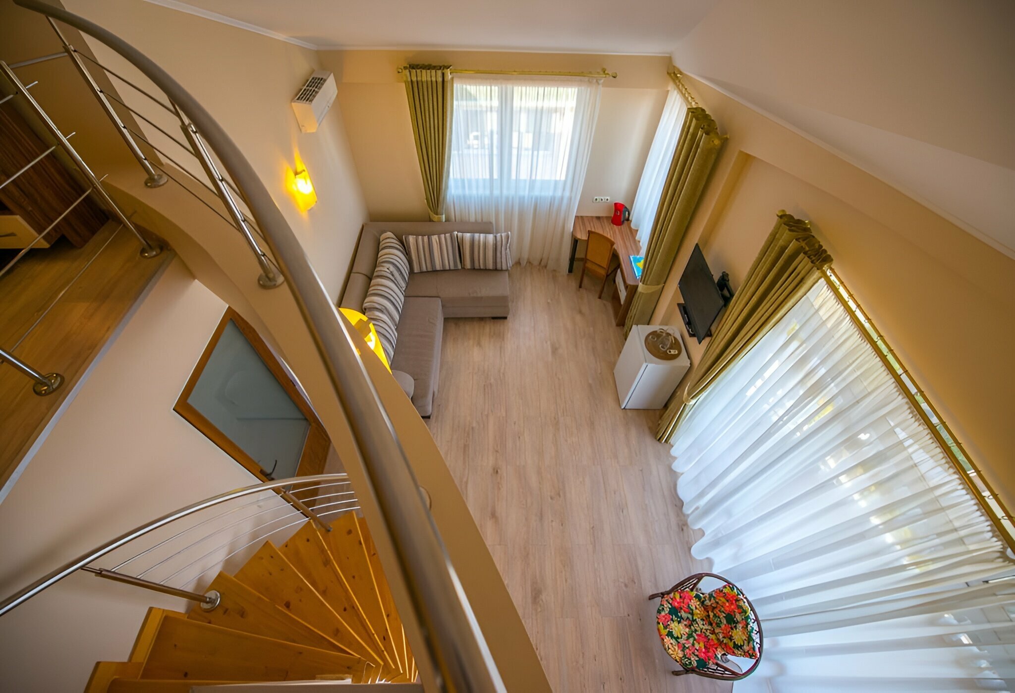 2х уровневый номер-студия с видом на море 