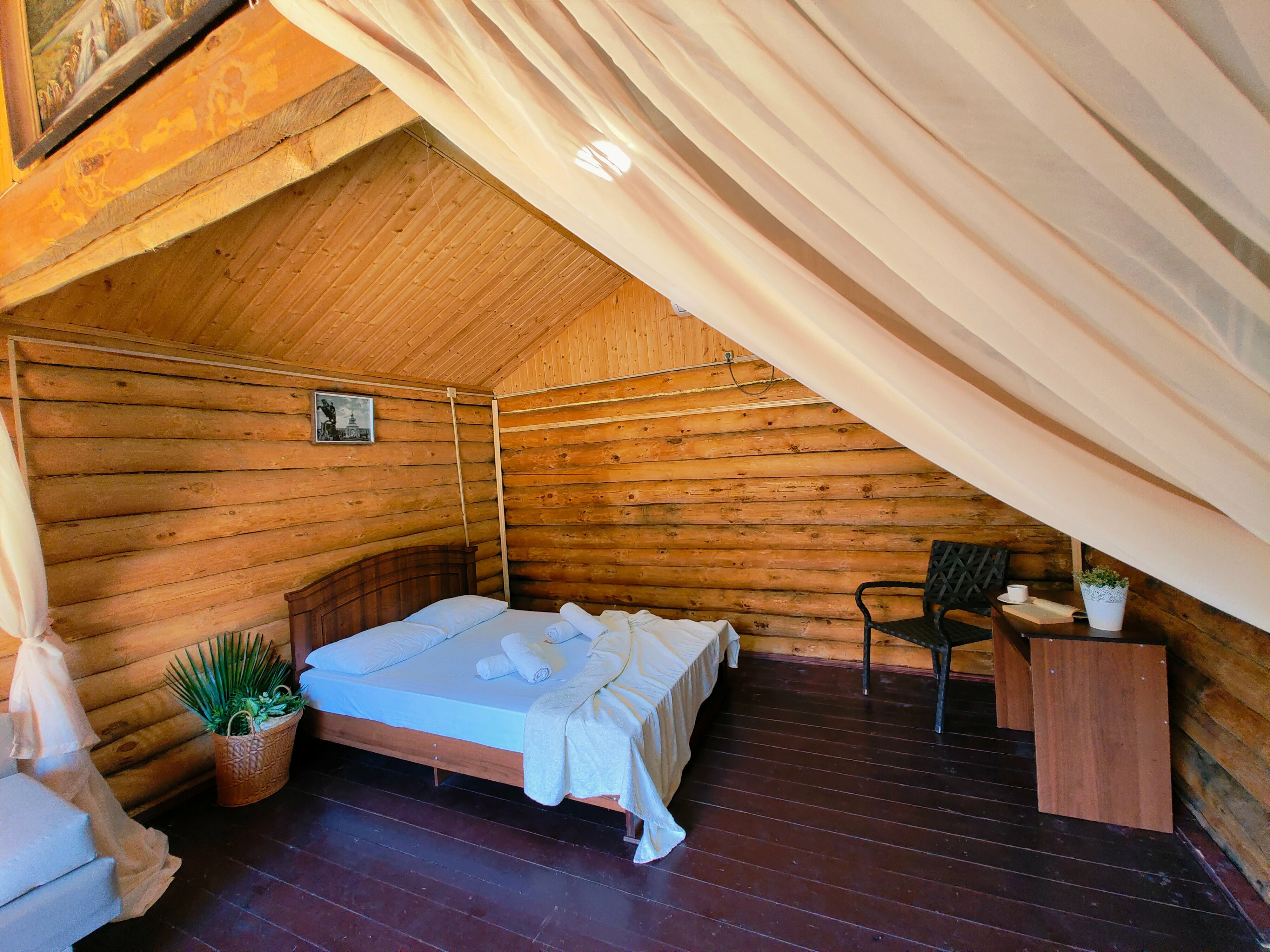 2-х комнатный дом с мини-кухней и террасой