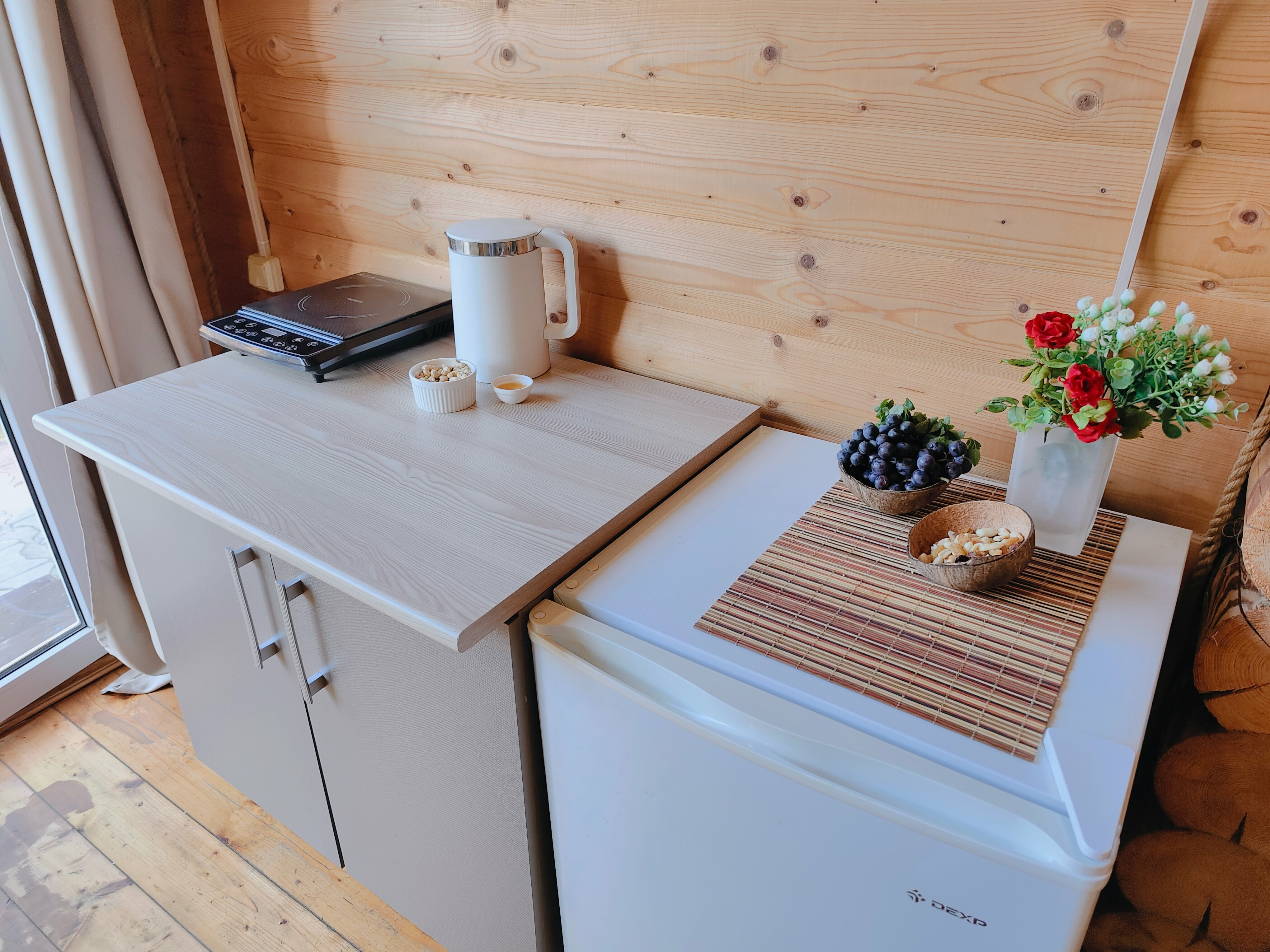 3-х местный домик с мини-кухней и террасой