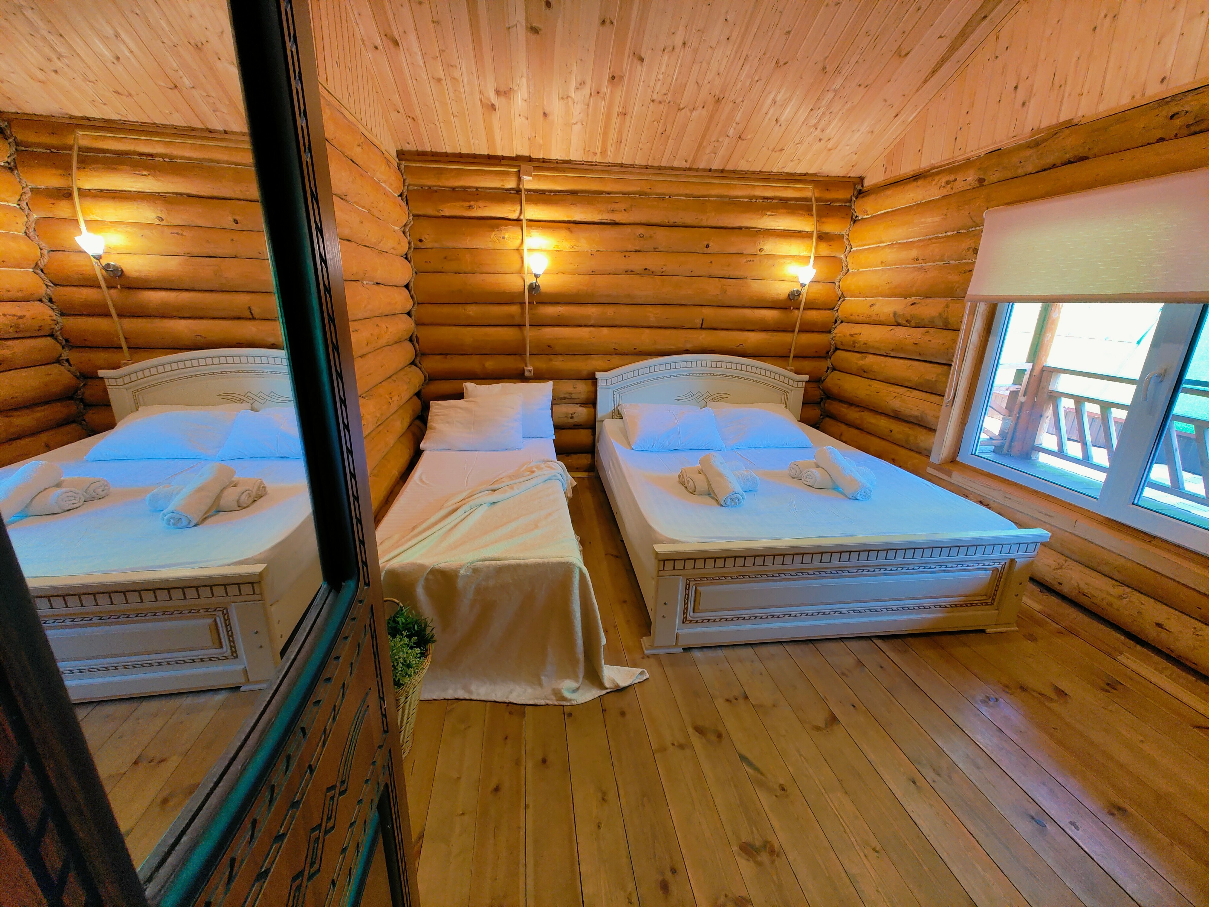 2-х комнатный дом с мини-кухней и террасой