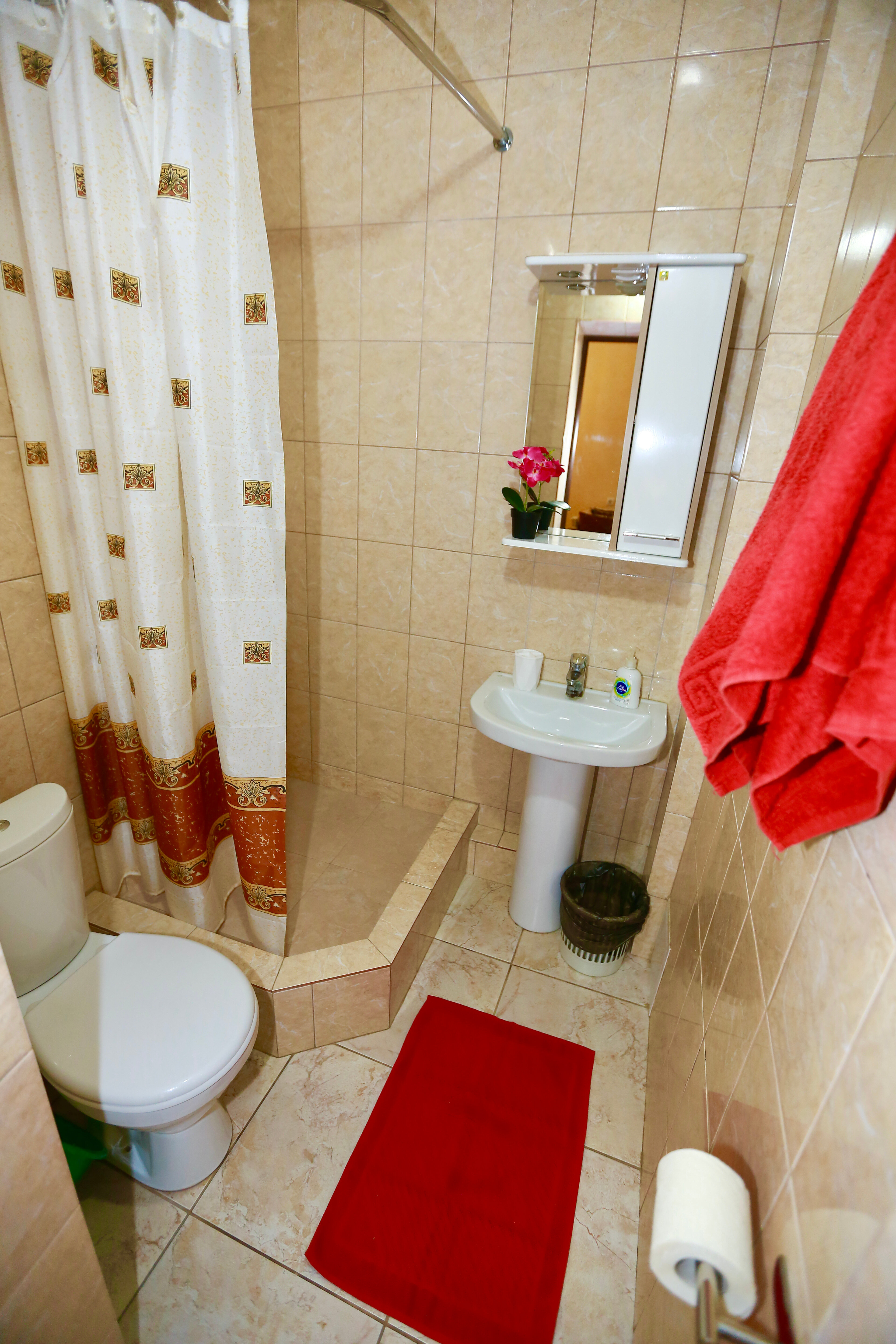 Семейный номер с балконом на втором этаже