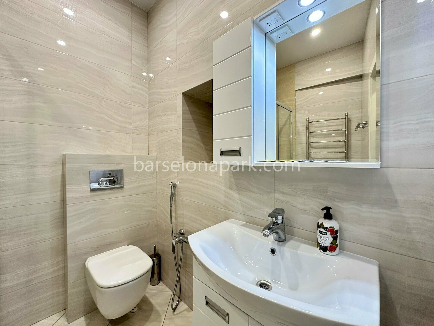 Студия с балконом в самом центре Сочи! Пляж и набережная в 5 минутах!