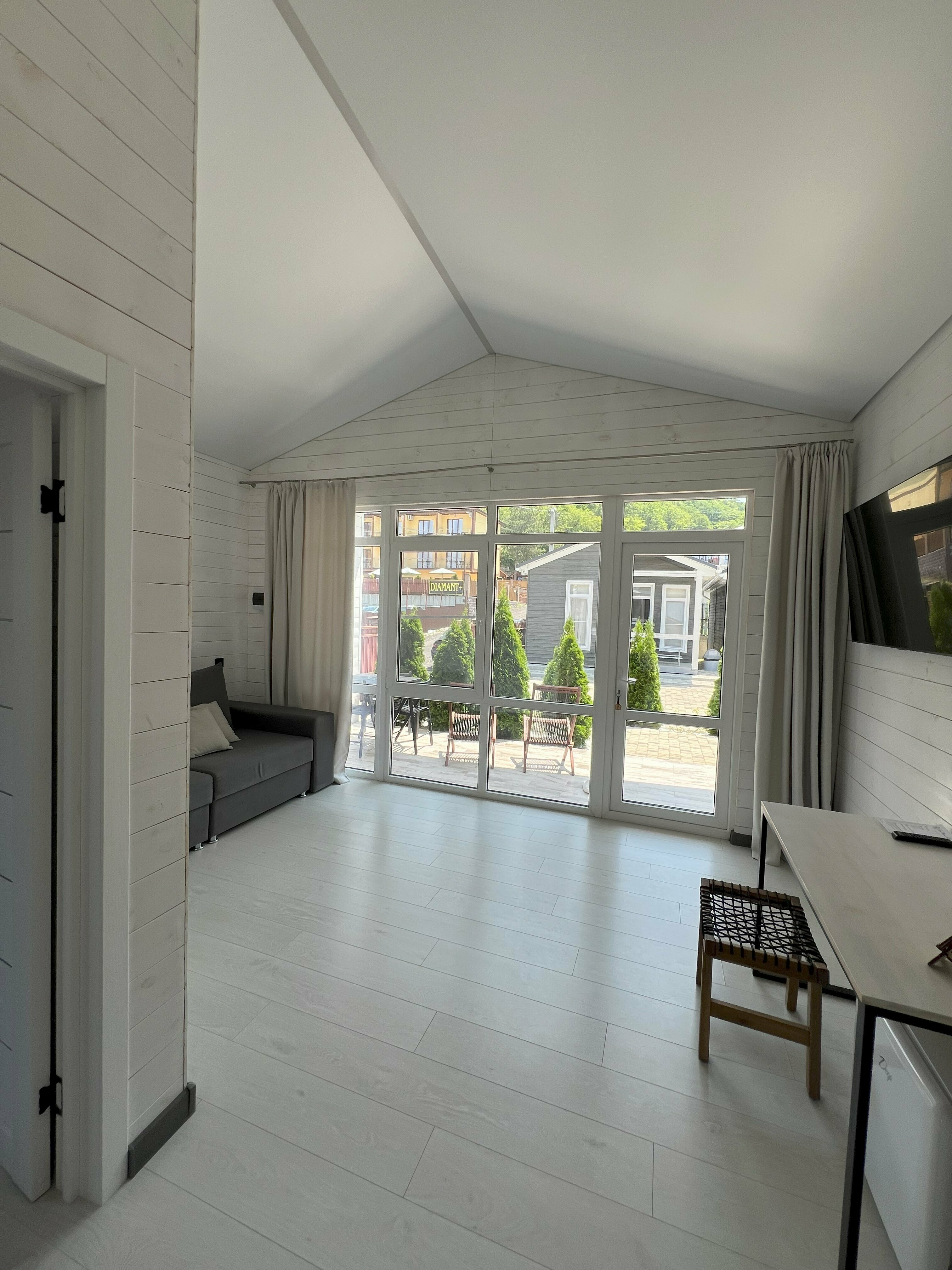 Делюкс четырехместный двухкомнатный №5