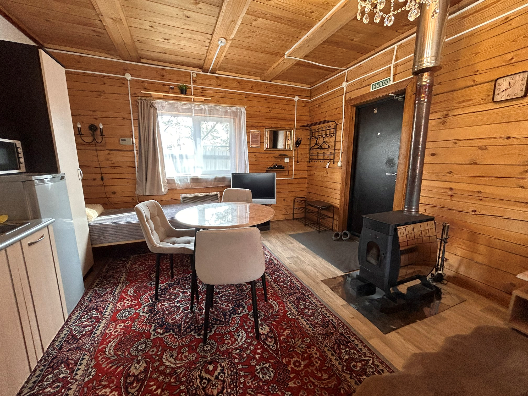 Трехместный номер с видом на горы