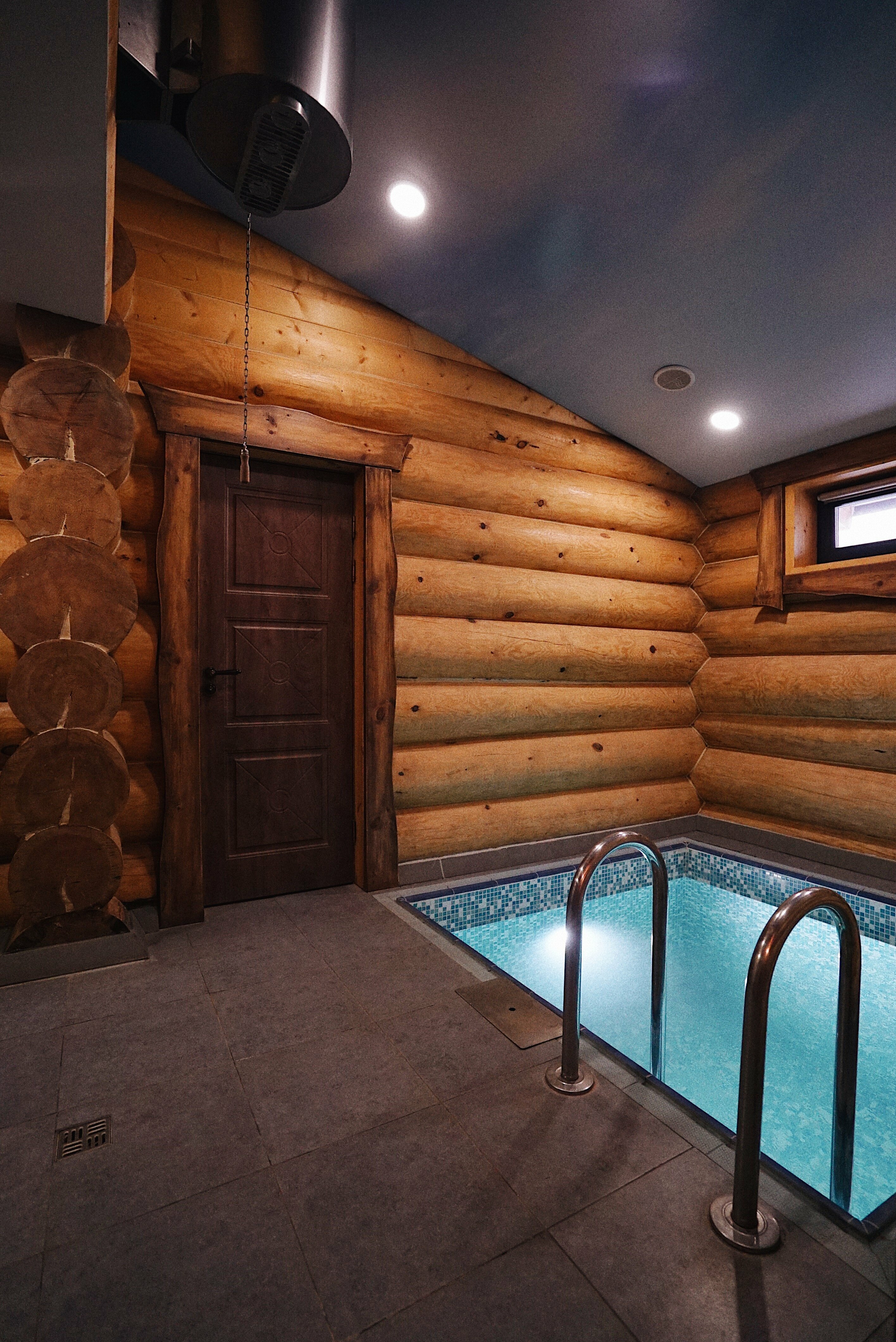 Терем с баней и джакузи на террасе