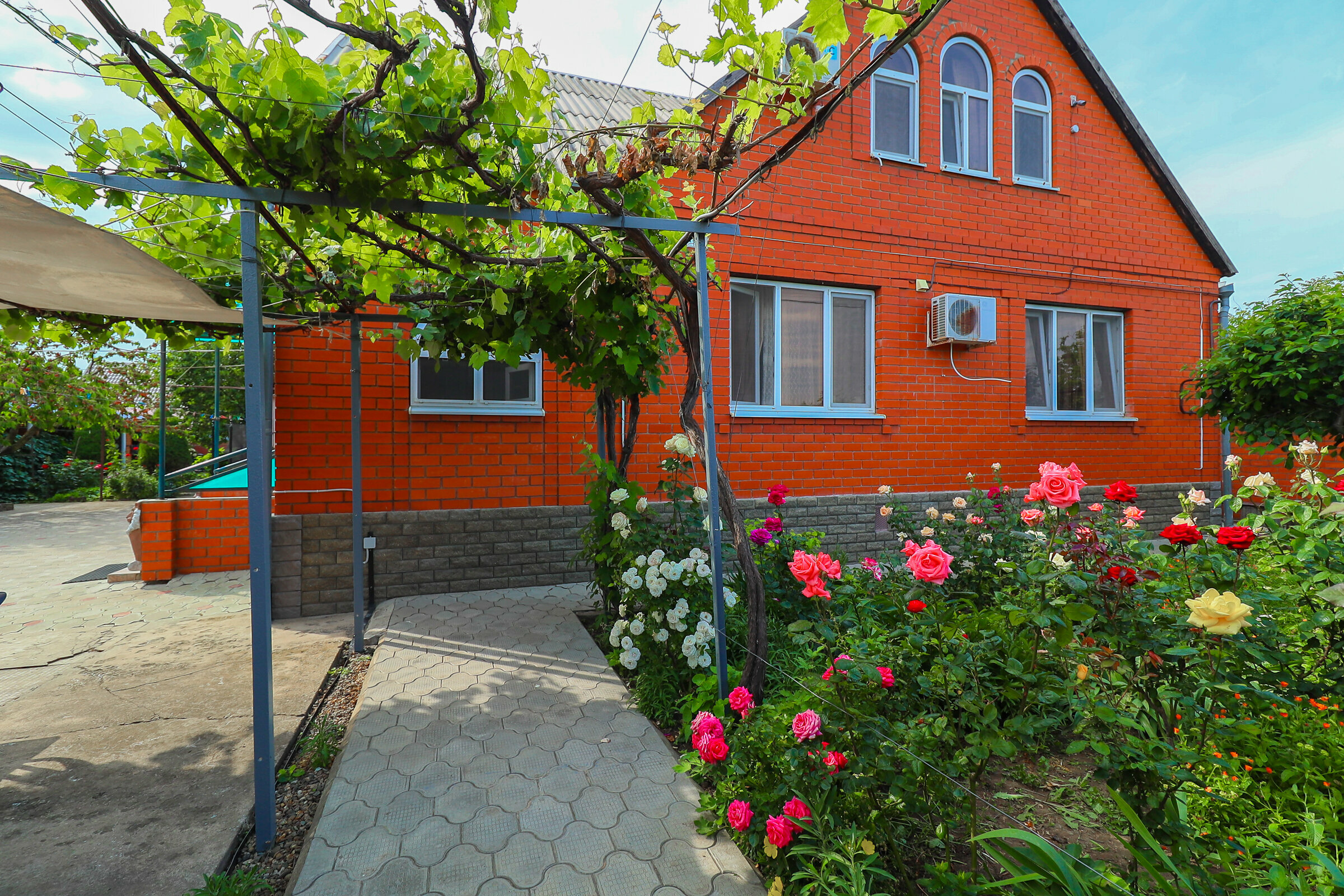 Четырехместный номер с видом на сад