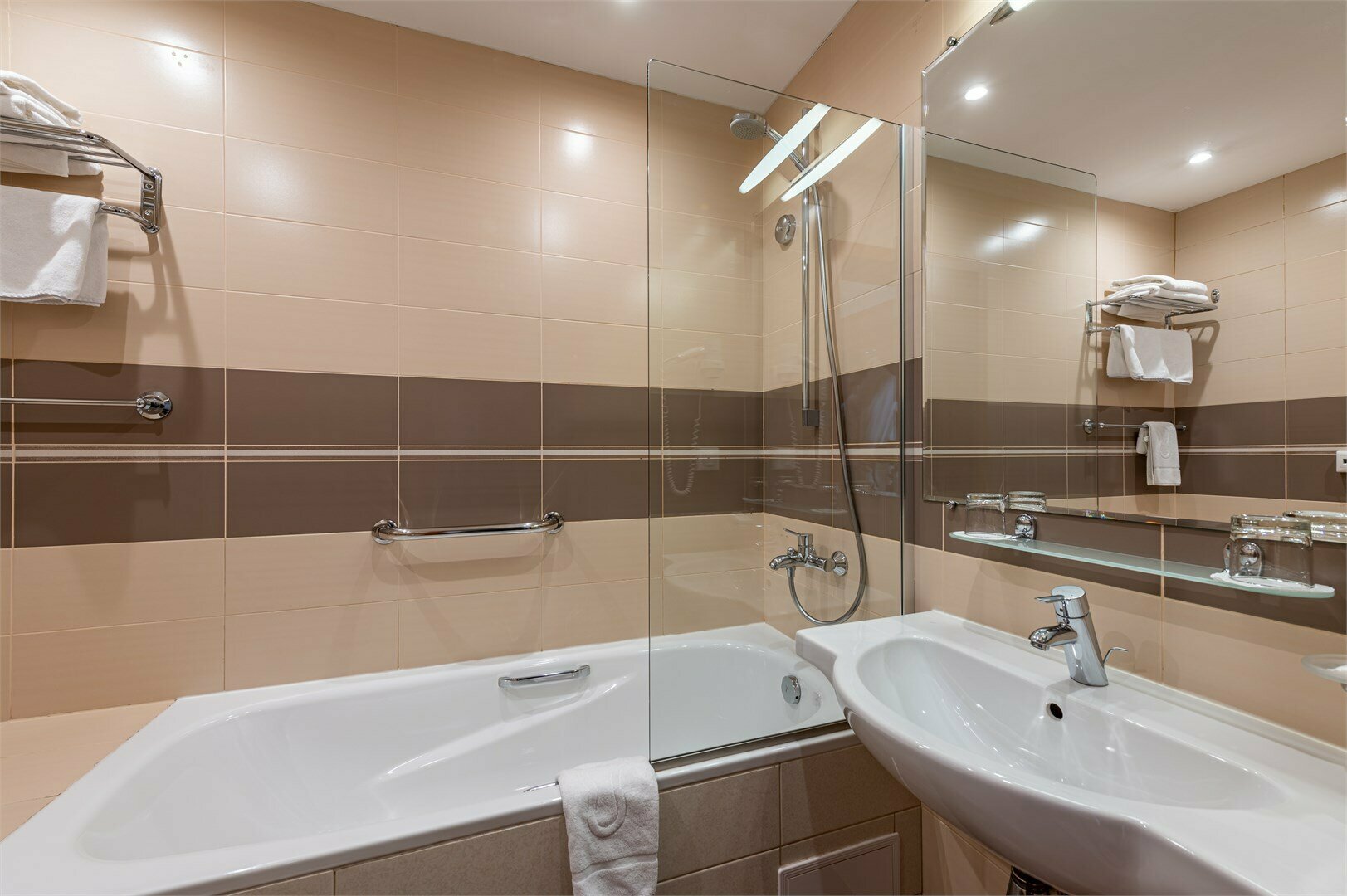 Улучшенный с двуспальной кроватью