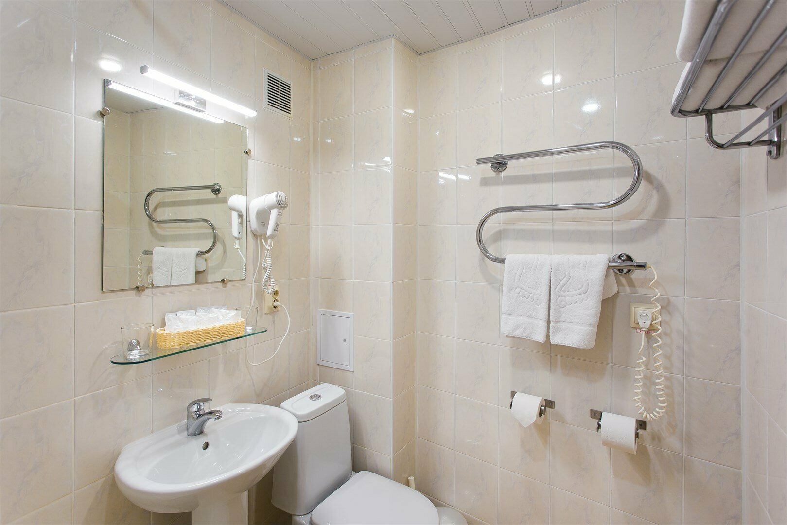 Стандарт двухместный с двуспальной кроватью