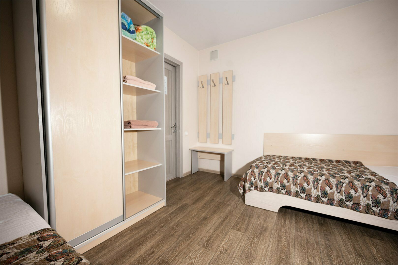 Четырехместный номер с общей ванной комнатой