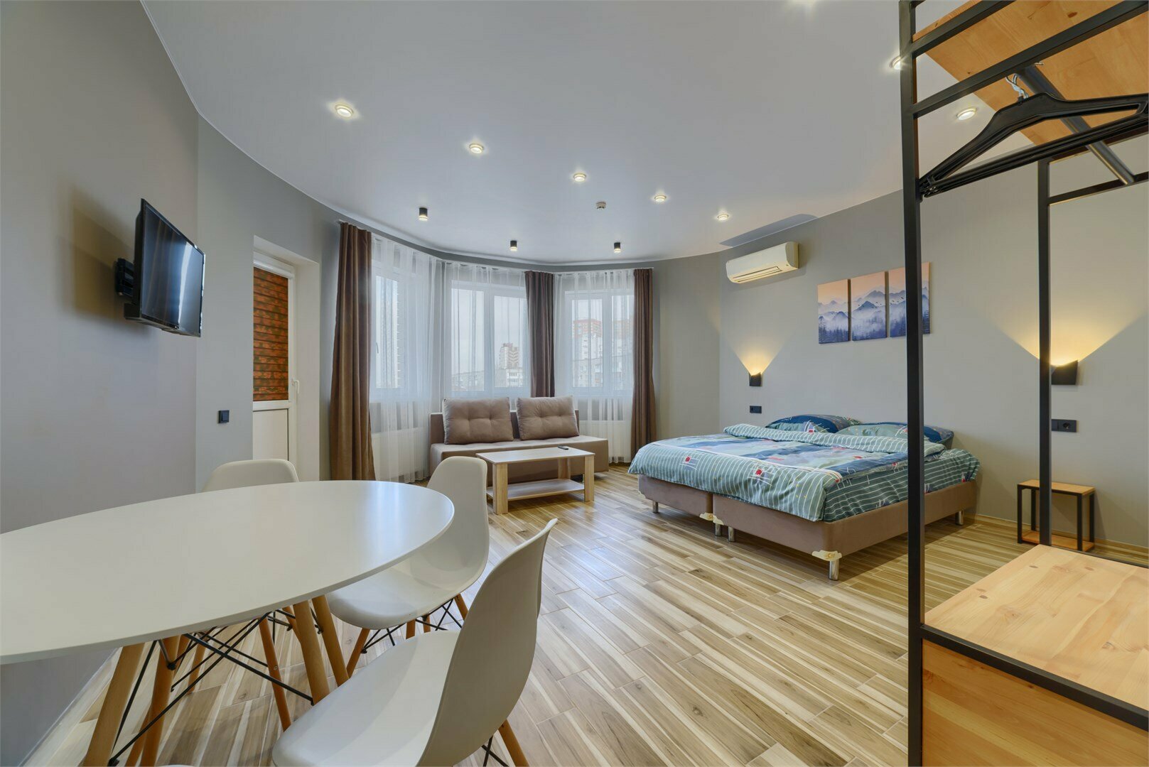 Студио стандарт с балконом