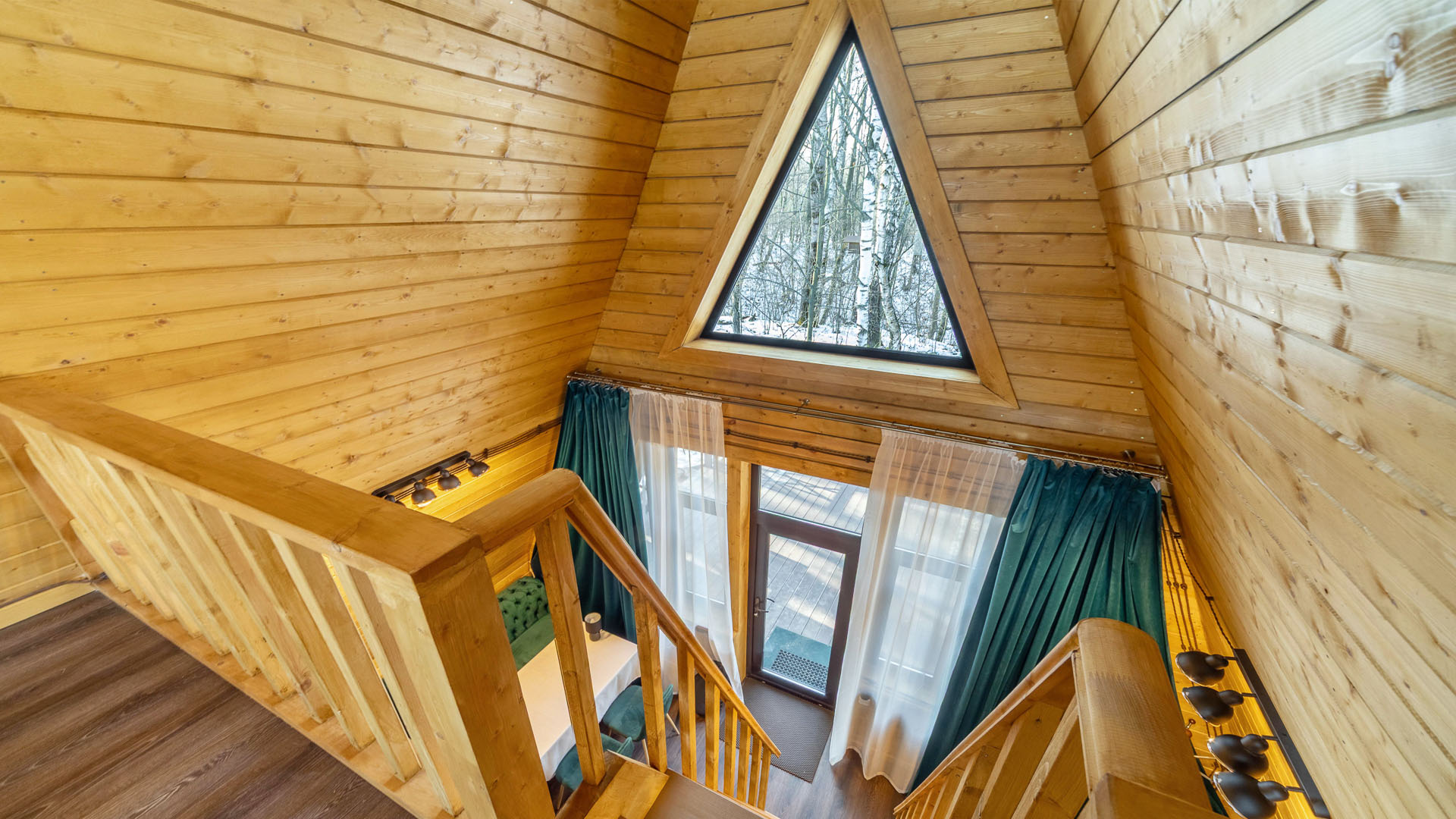 Дом с видом на лес