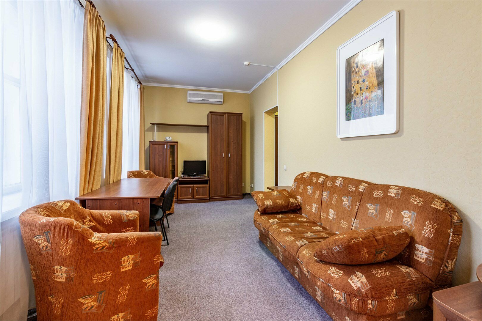 Трехместный номер СТАНДАРТ СЕМЕЙНЫЙ с собственными удобствами