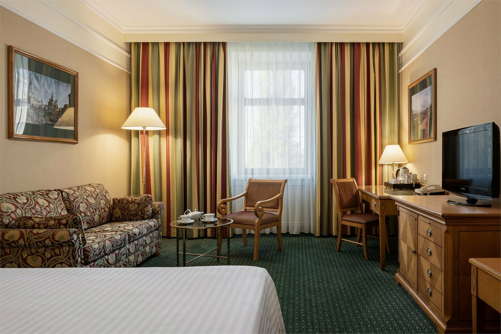 Делюкс, с одной большой кроватью