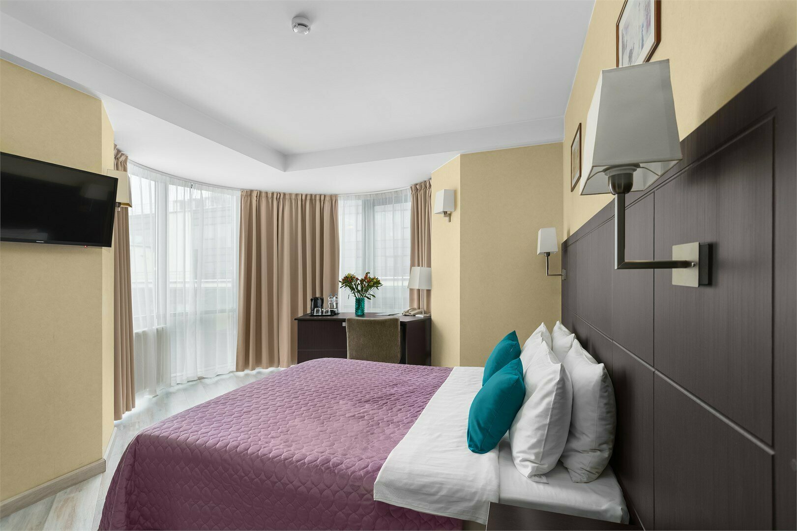 Супериор с одной большой кроватью