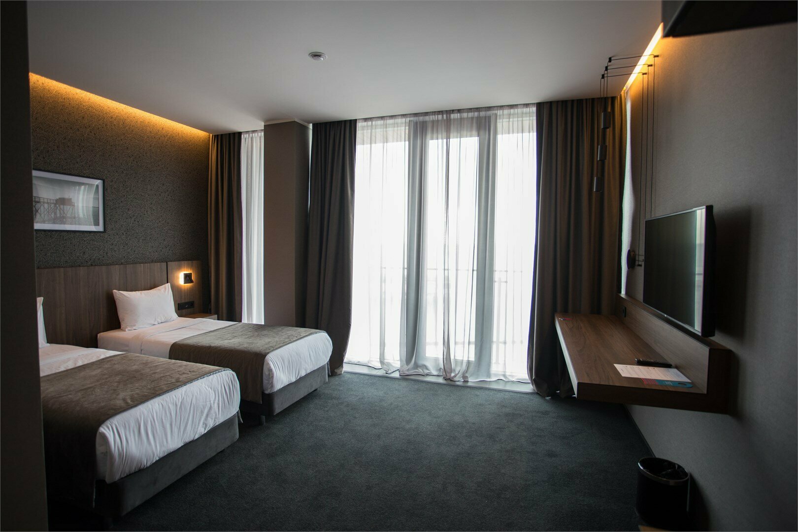 Стандарт с видом на город