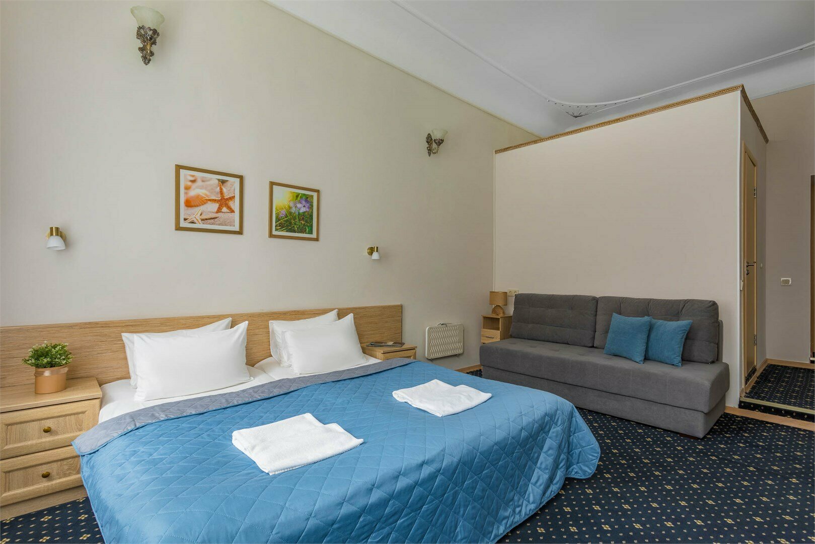 Улучшенный Стандарт с диваном