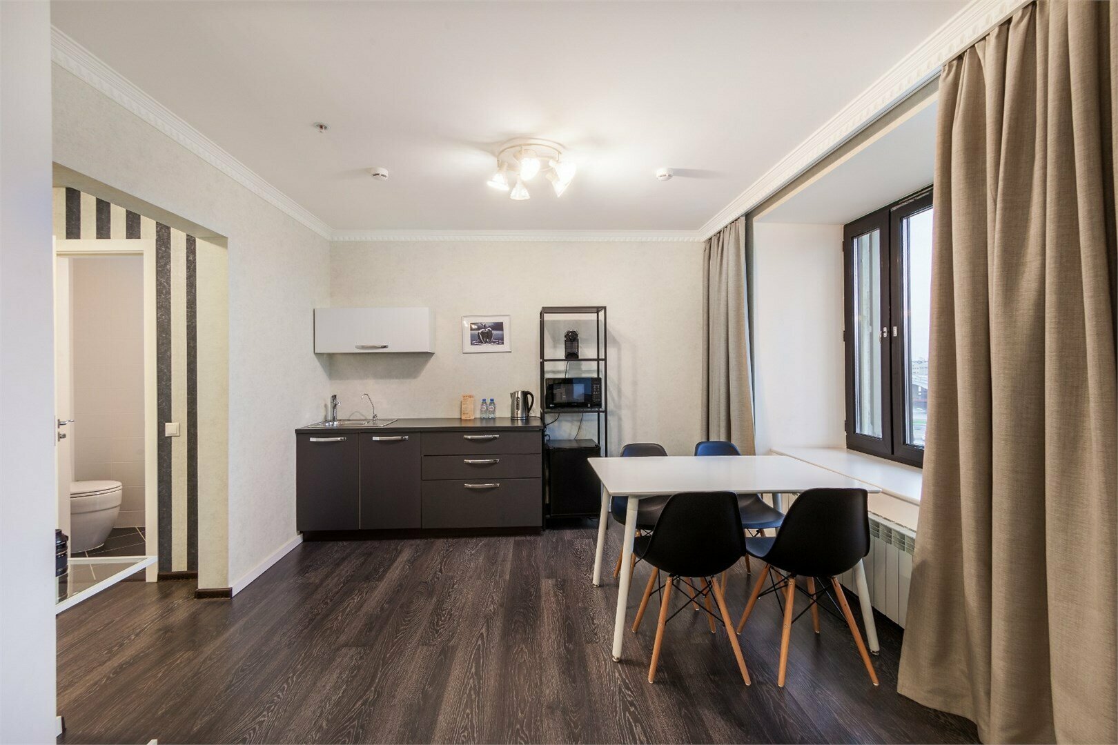 Апартаменты с видом на Неву (Апартамент)