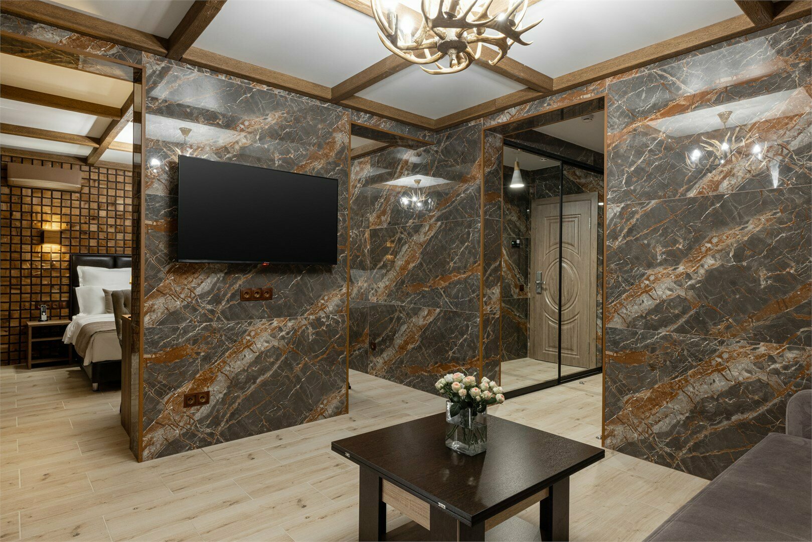 Полулюкс с балконом и видом на горы