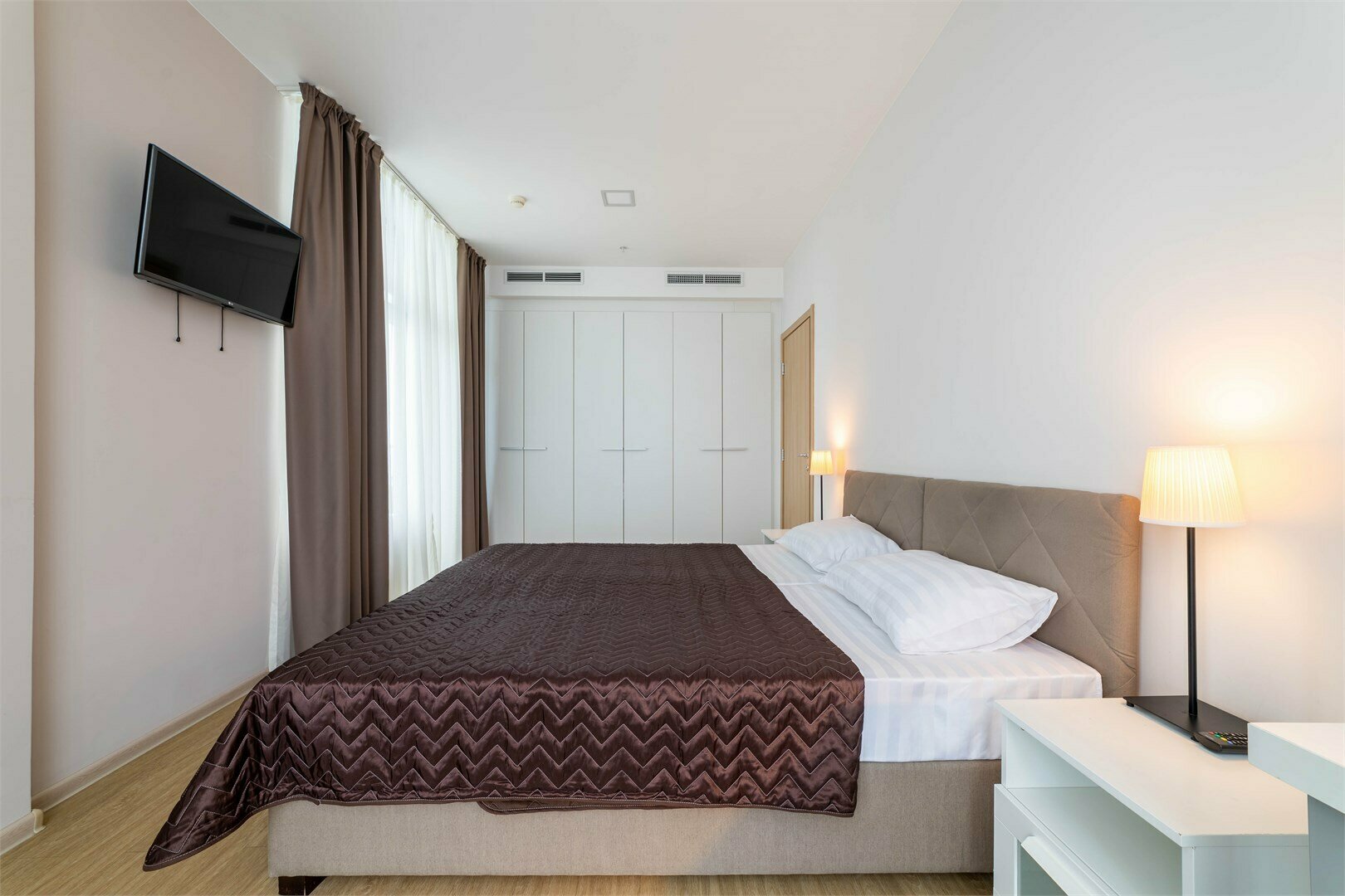 Семейные апартаменты с красивым видом (9 этаж)