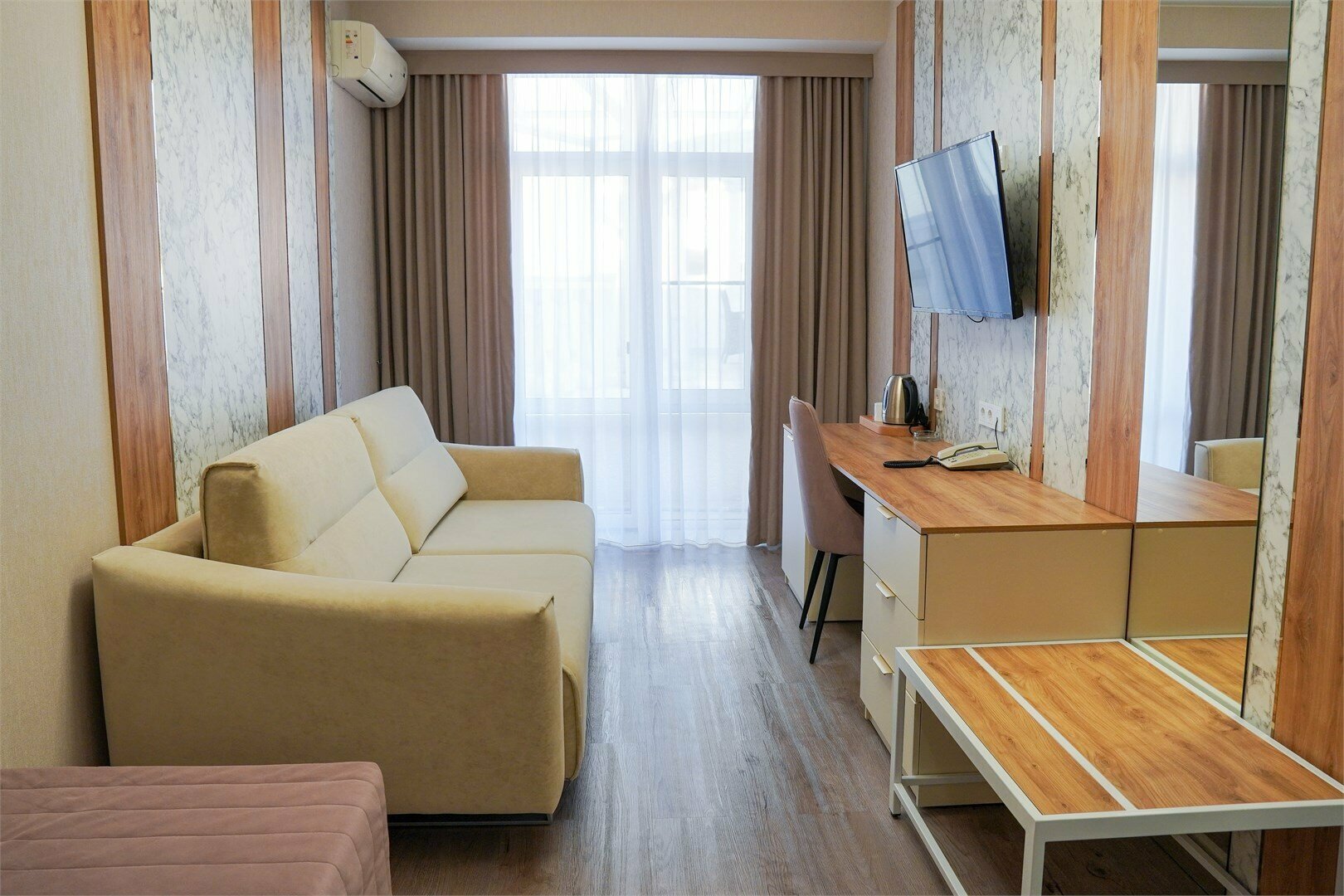 Семейный двухкомнатный с террасой