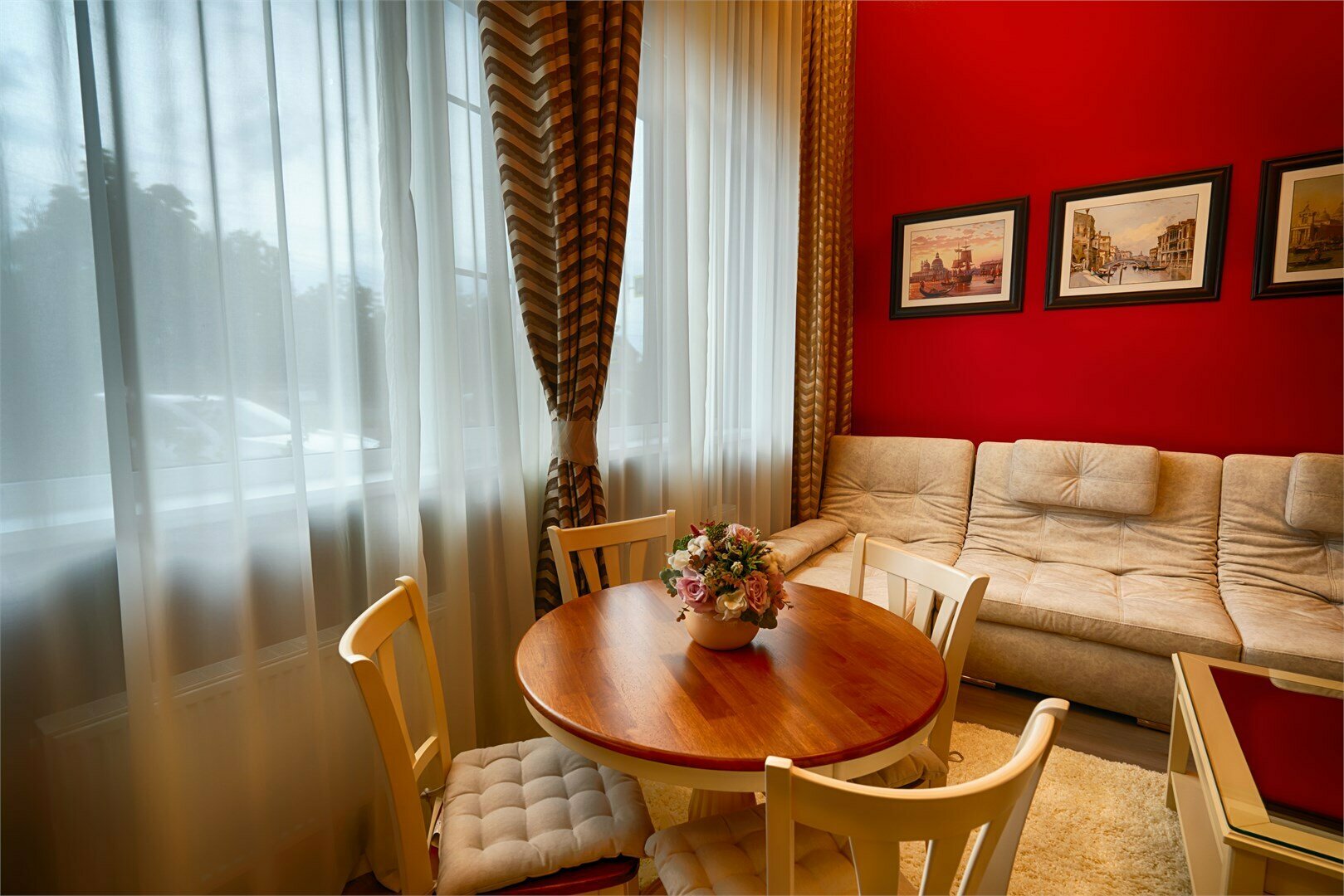 Двухуровневый Люкс с гидромассажной ванной Плюс