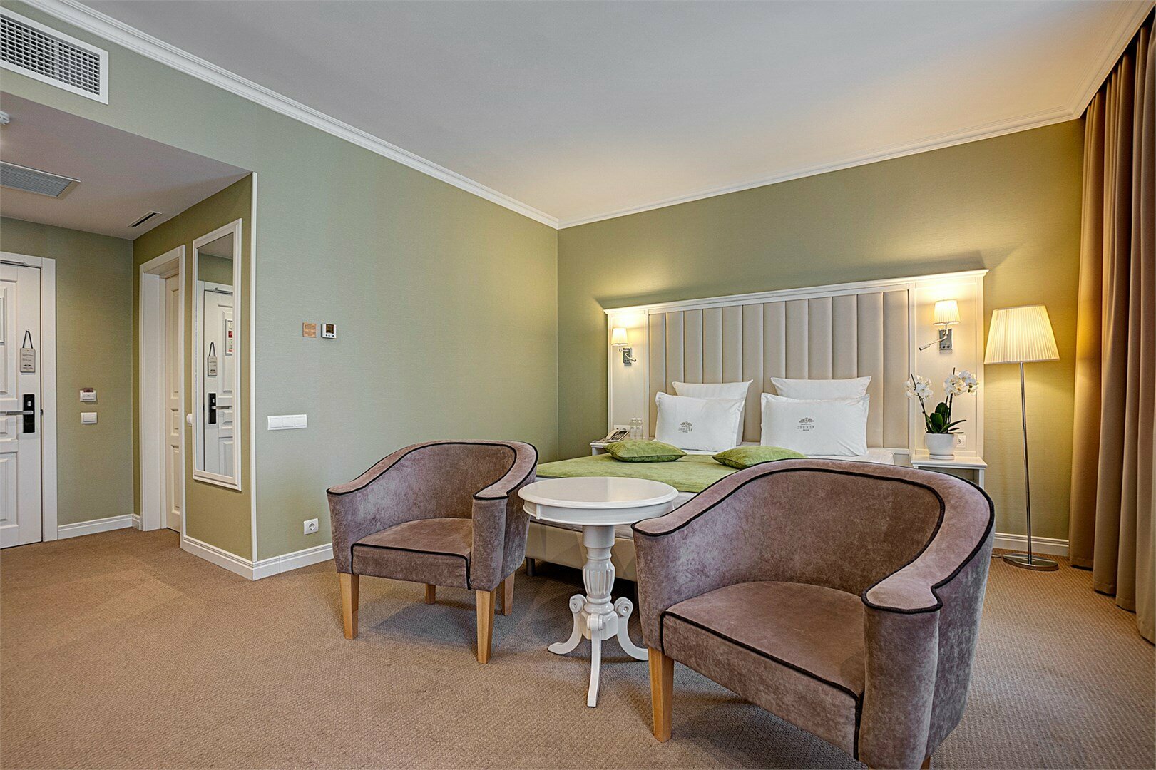 Улучшенный двухместный номер с 1 кроватью или 2 отдельными кроватями, вид на город