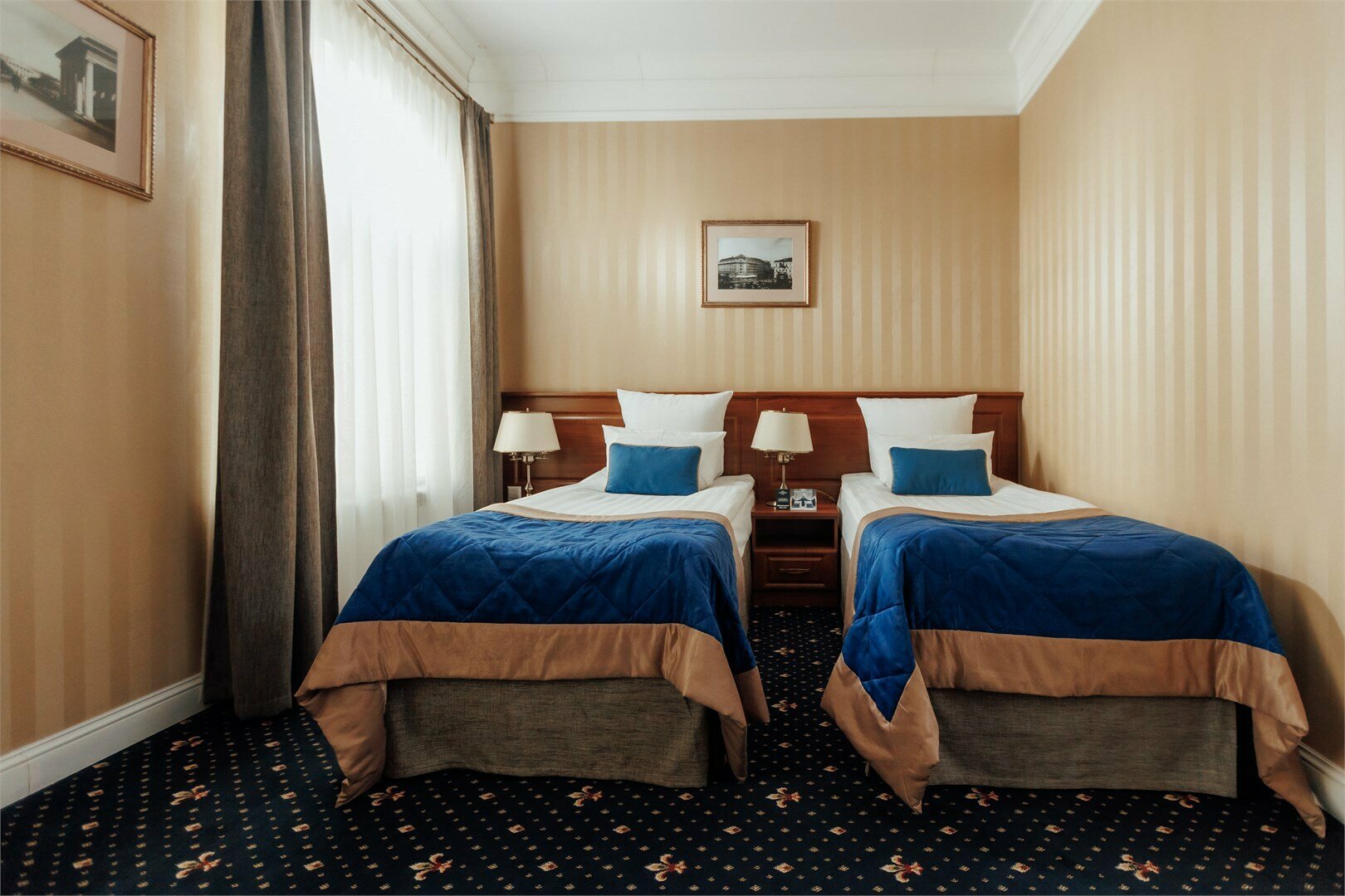 Улучшенный номер c 1 двуспальной или 2 отдельными кроватями