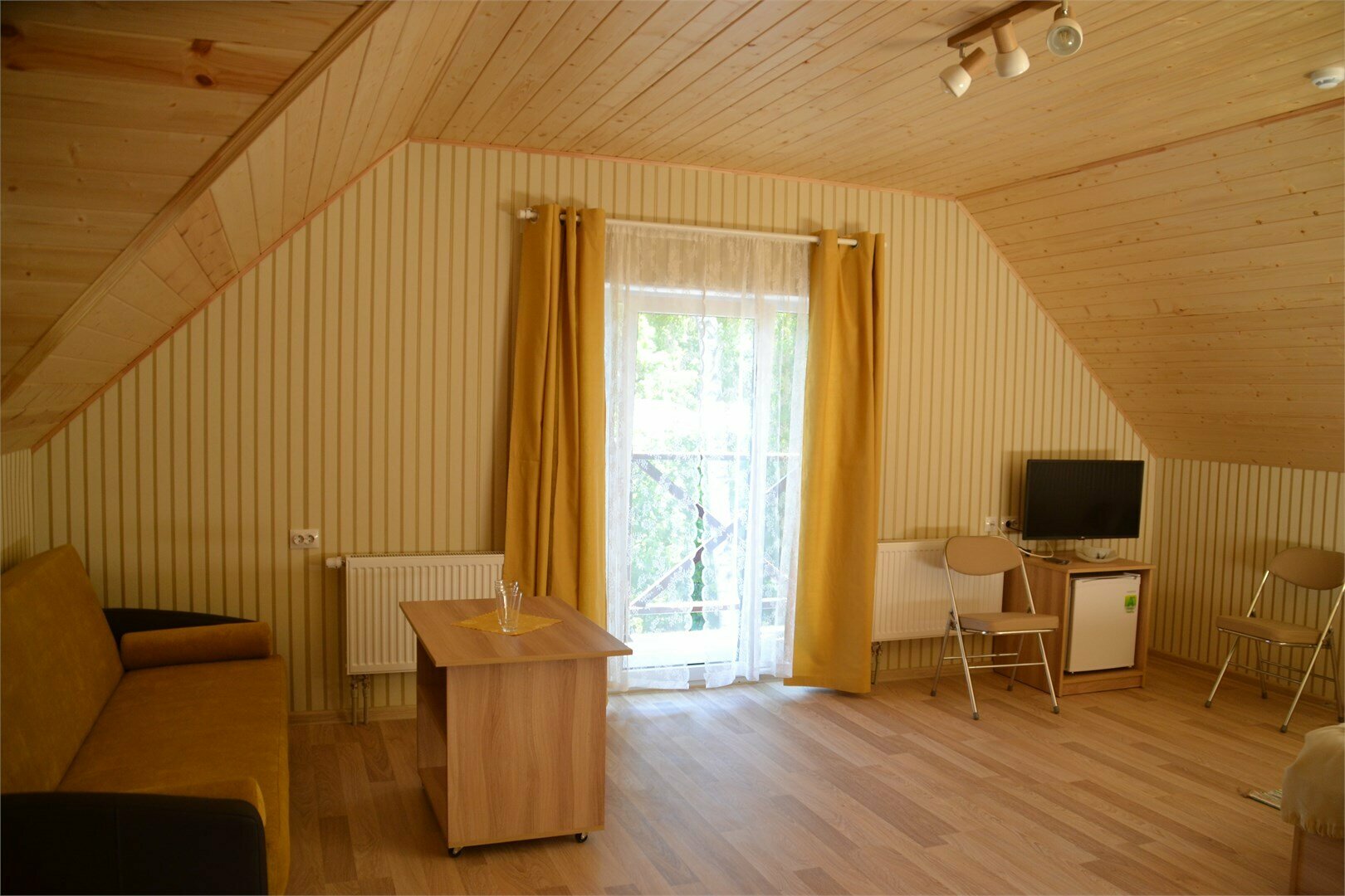 Пятиместные апартаменты с балконом Комфорт