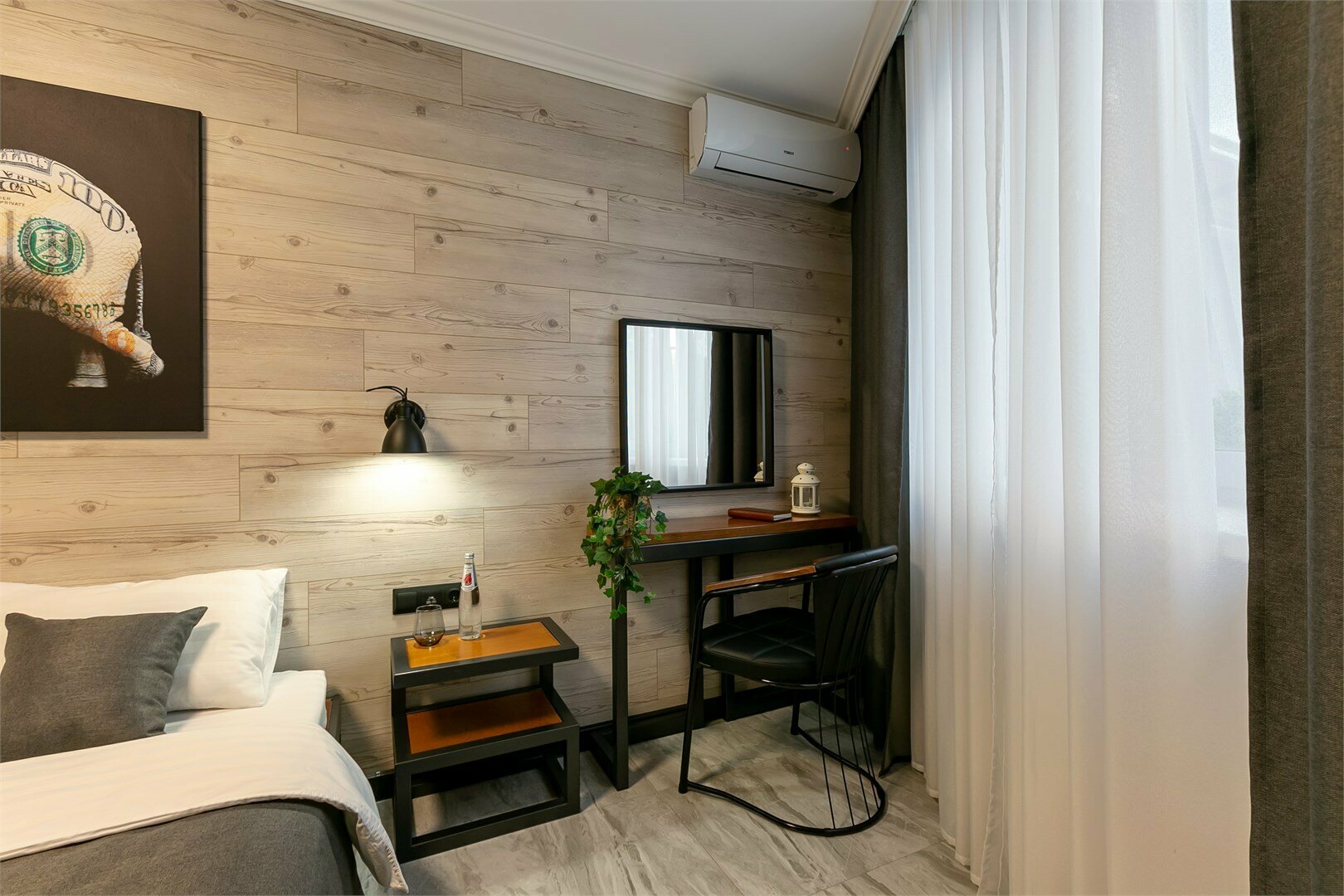 Семейный классический двухкомнатный апартамент