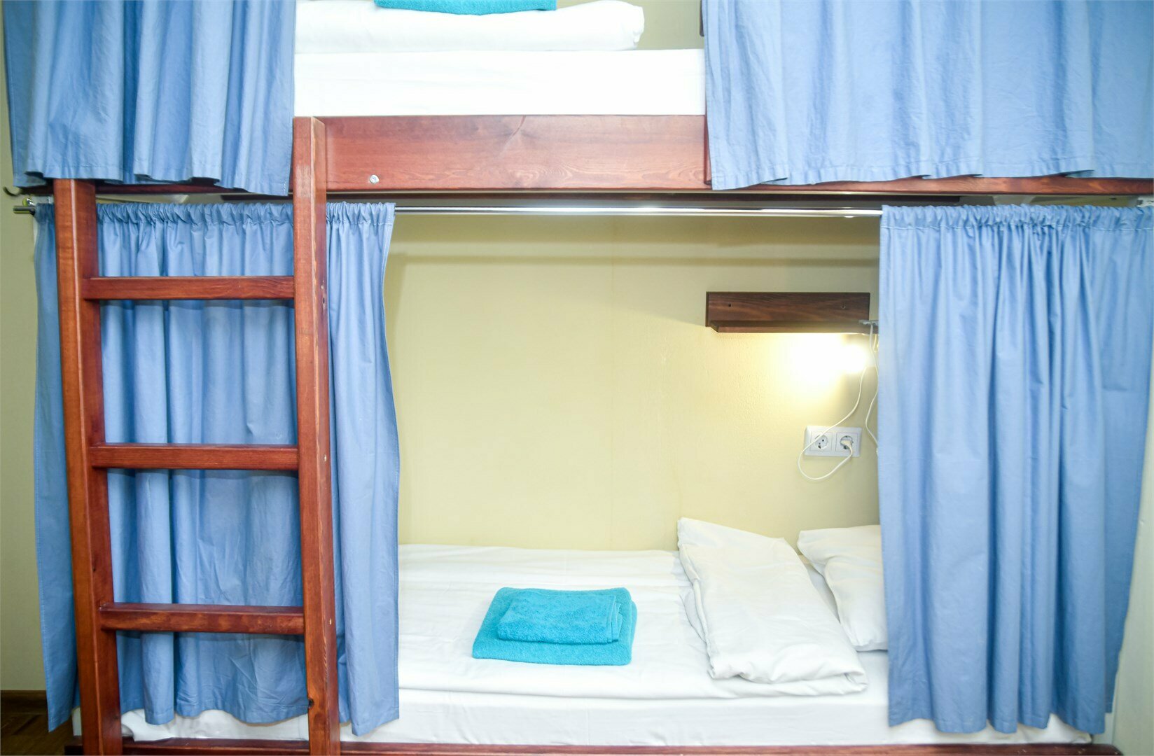 Общий номер для мужчин с 6 кроватями