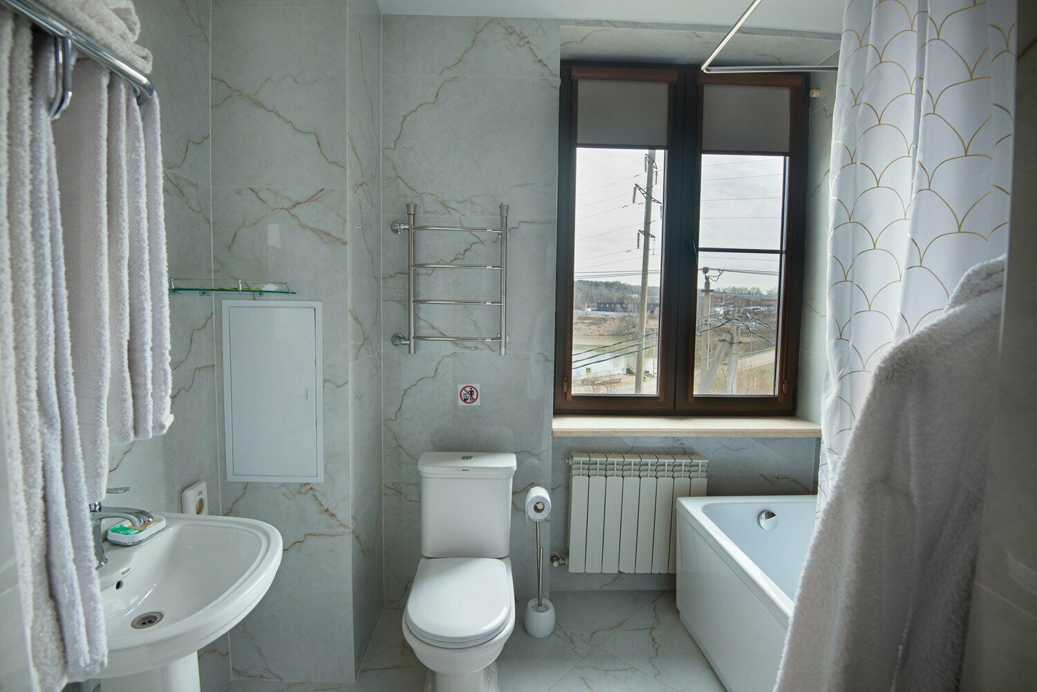 Люкс двухкомнатный семейный № 207