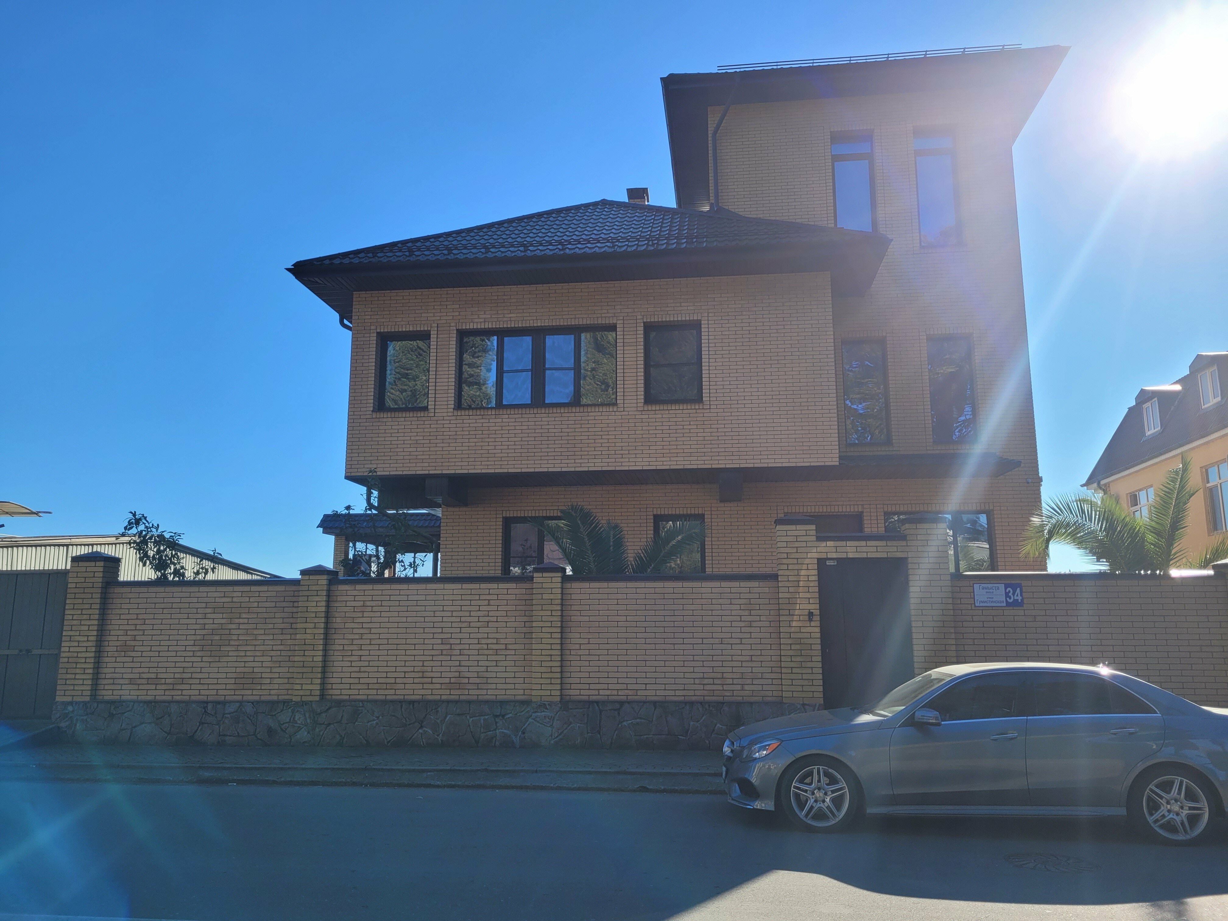 Дом с 4 спальнями