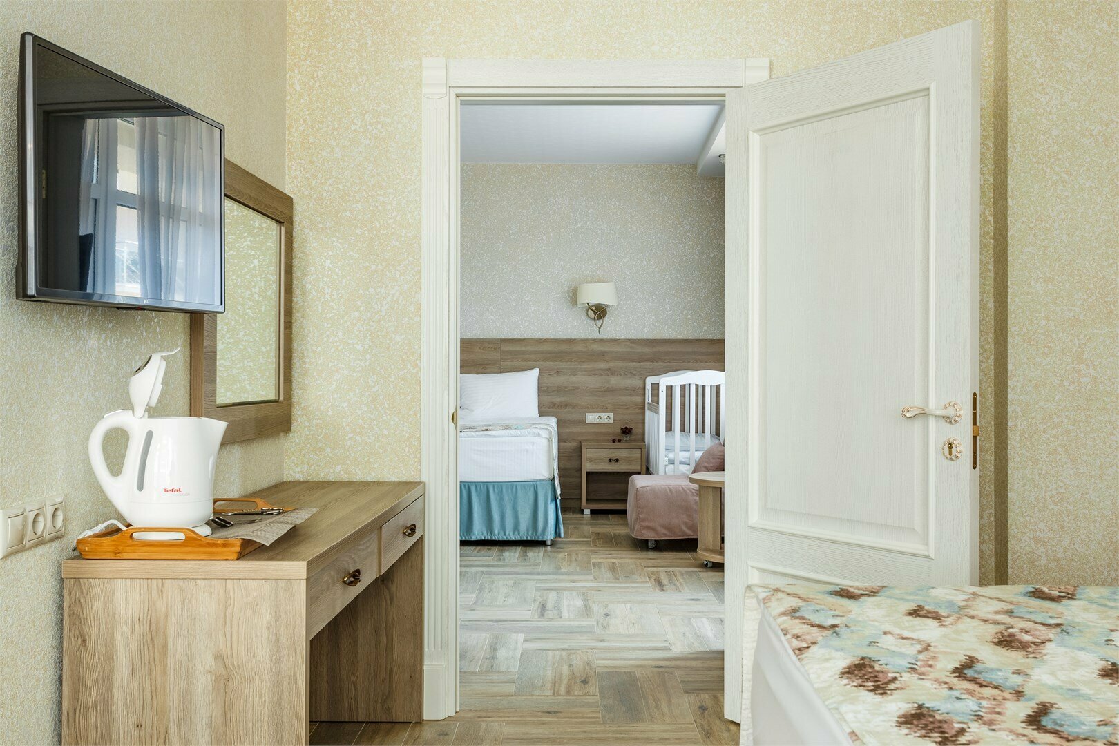 Семейный (CONNECTION) c видом на БАССЕЙН- 2 смежных СТАНДАРТА