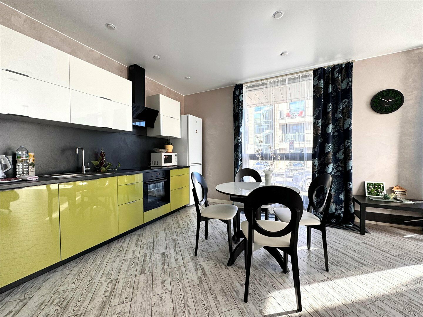 Апартаменты Adventure Garden 55 м.