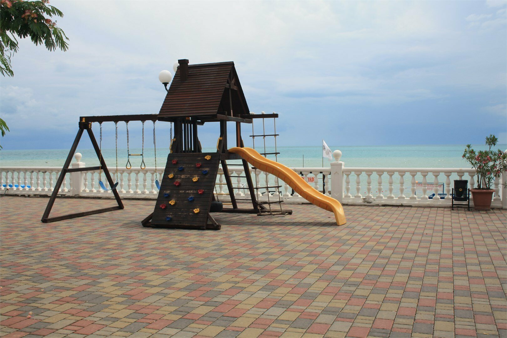 Номер студио с видом на море