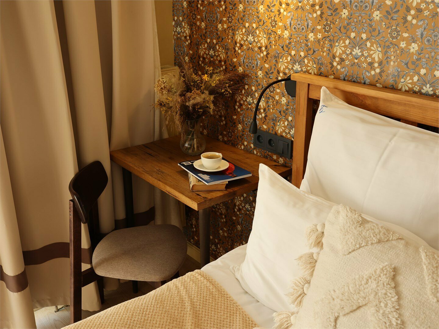 Любовь и голуби Premium