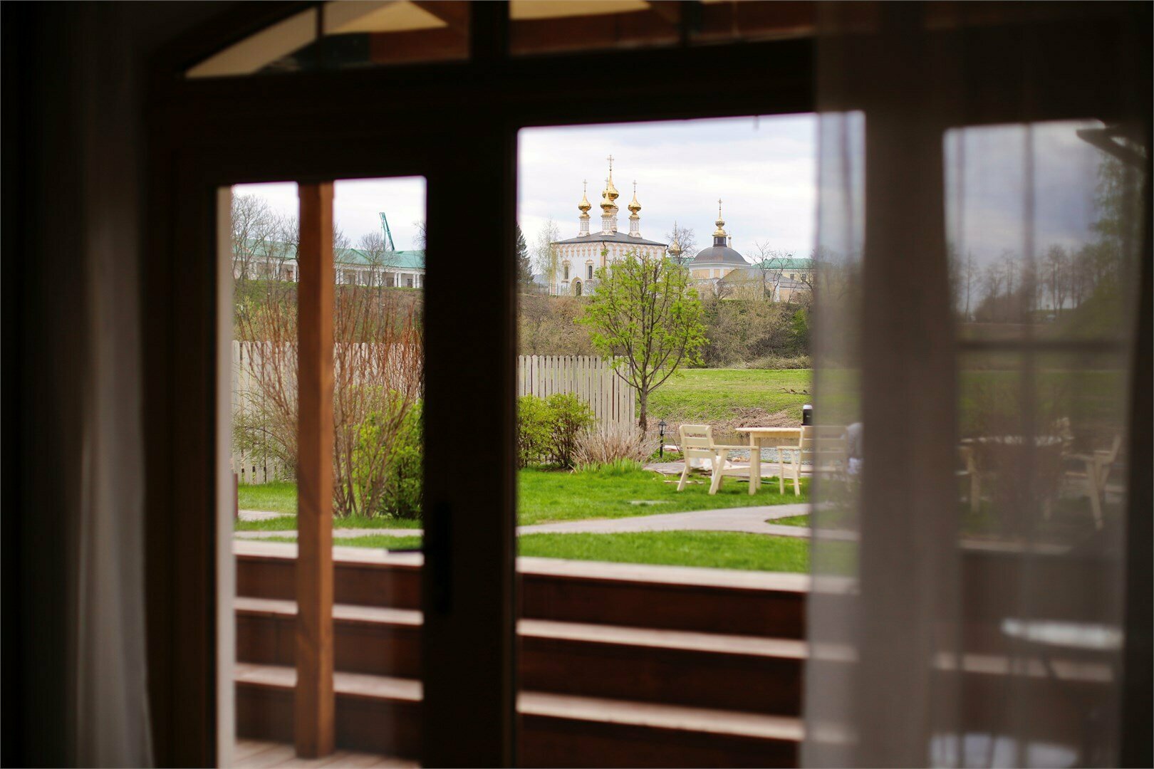 Любовь и голуби Premium