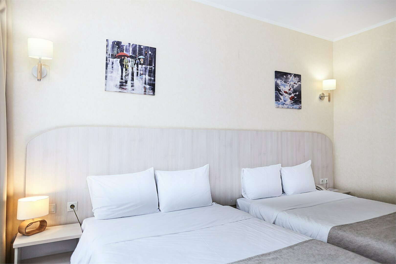 Стандарт двухместный с двумя двуспальными кроватями