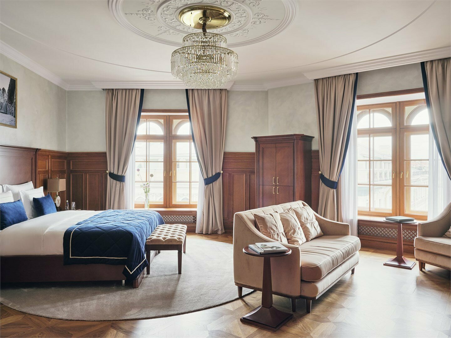 Исторический полулюкс + делюкс с видом на город