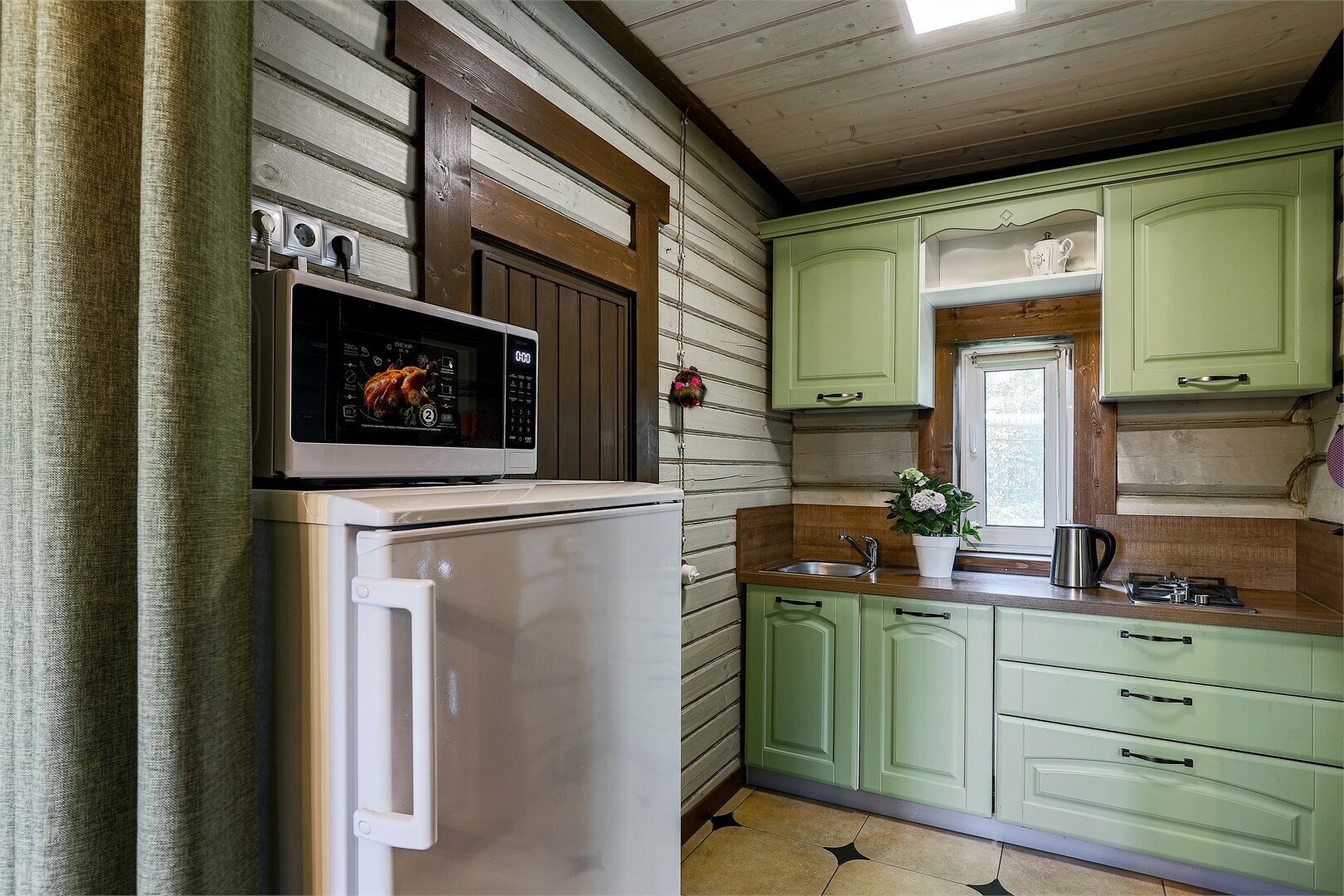 Коттедж с камином и сауной