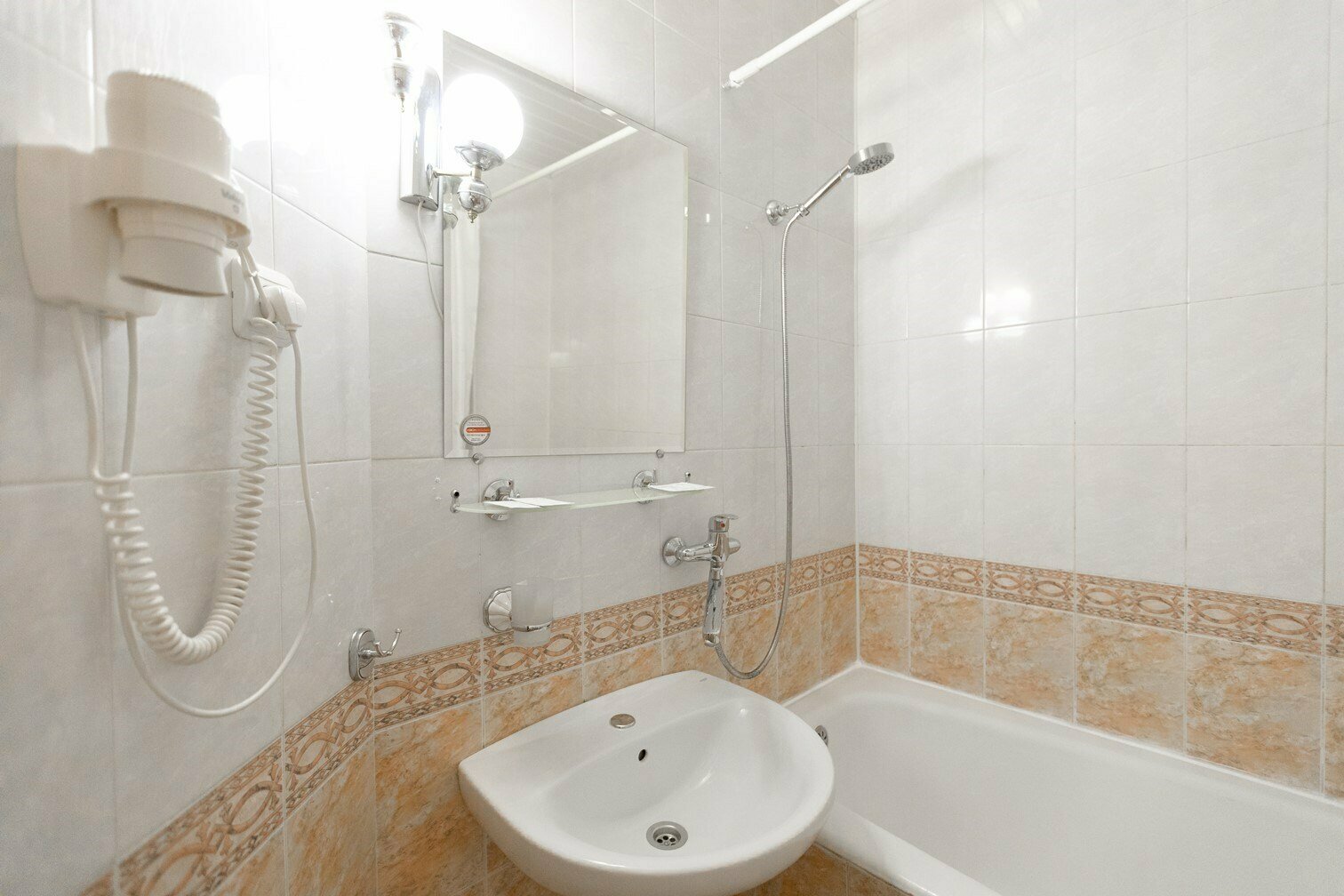 Улучшенный двухместный номер с 2 отдельными кроватями