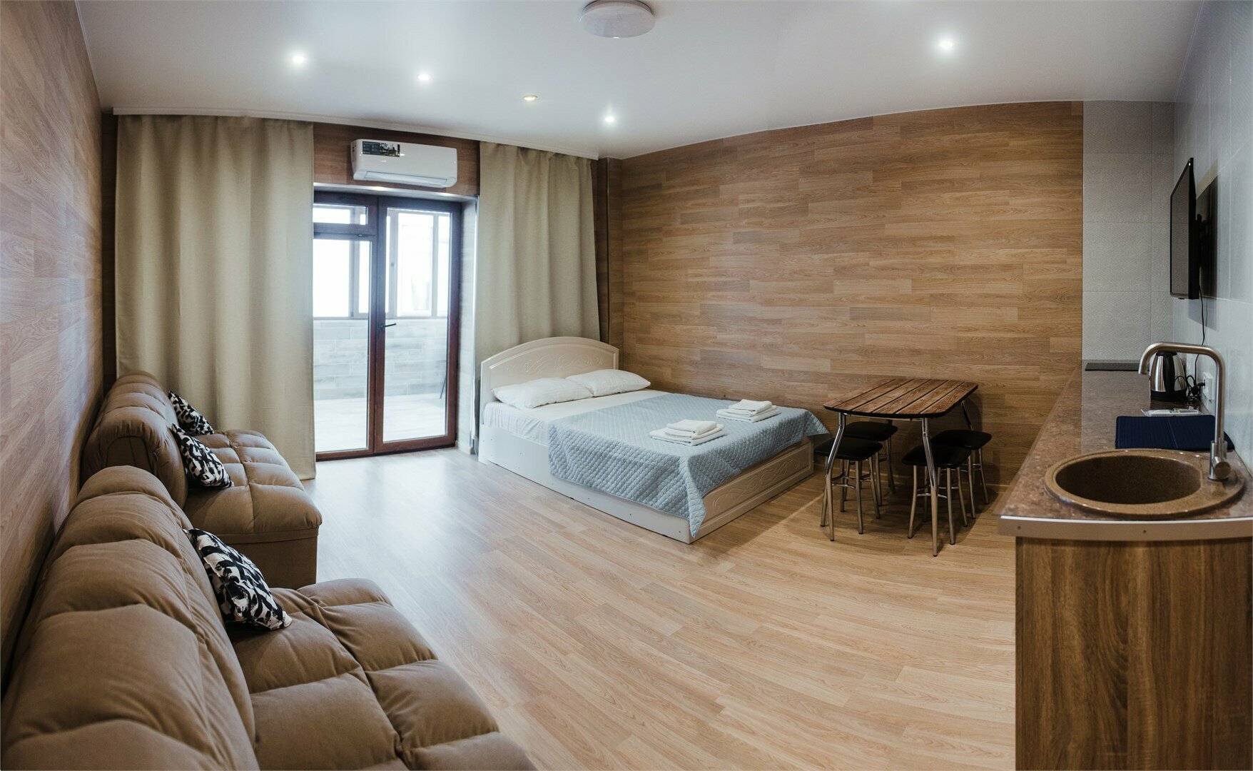 Апартамент-студия с террасой №2 КК "Мое лето"