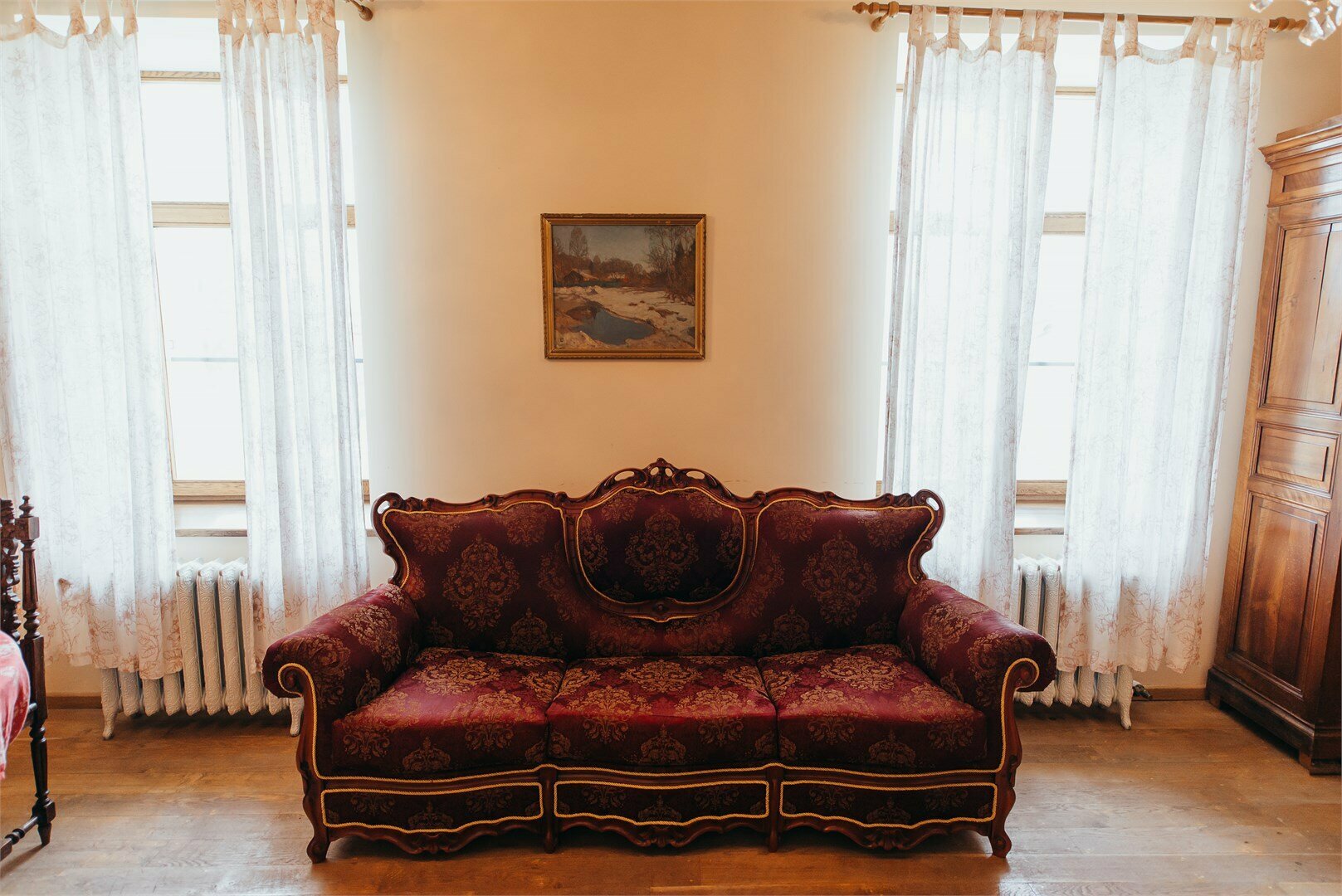 Правое крыло дома с мезонином