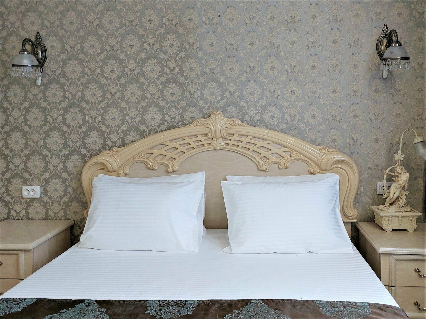 Комфорт двухкомнатный (основной корпус, отель "три звезды")